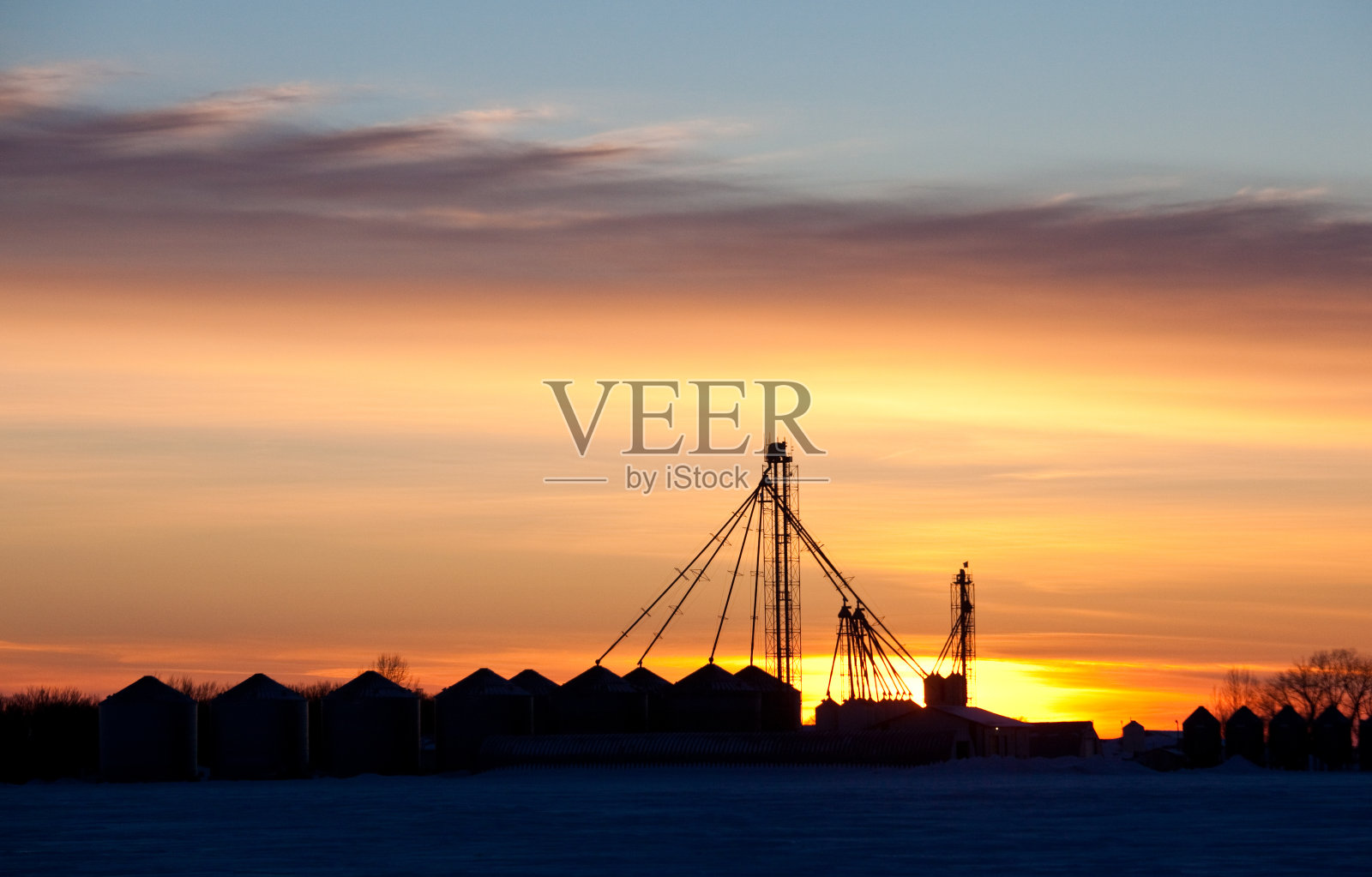 农场和饲料厂轮廓照片摄影图片