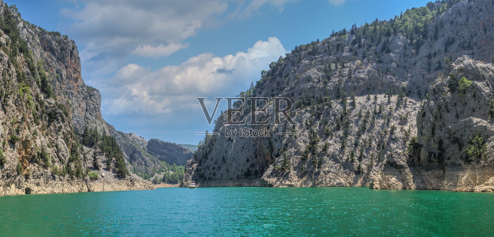 土耳其马纳夫加特的绿色峡谷照片摄影图片