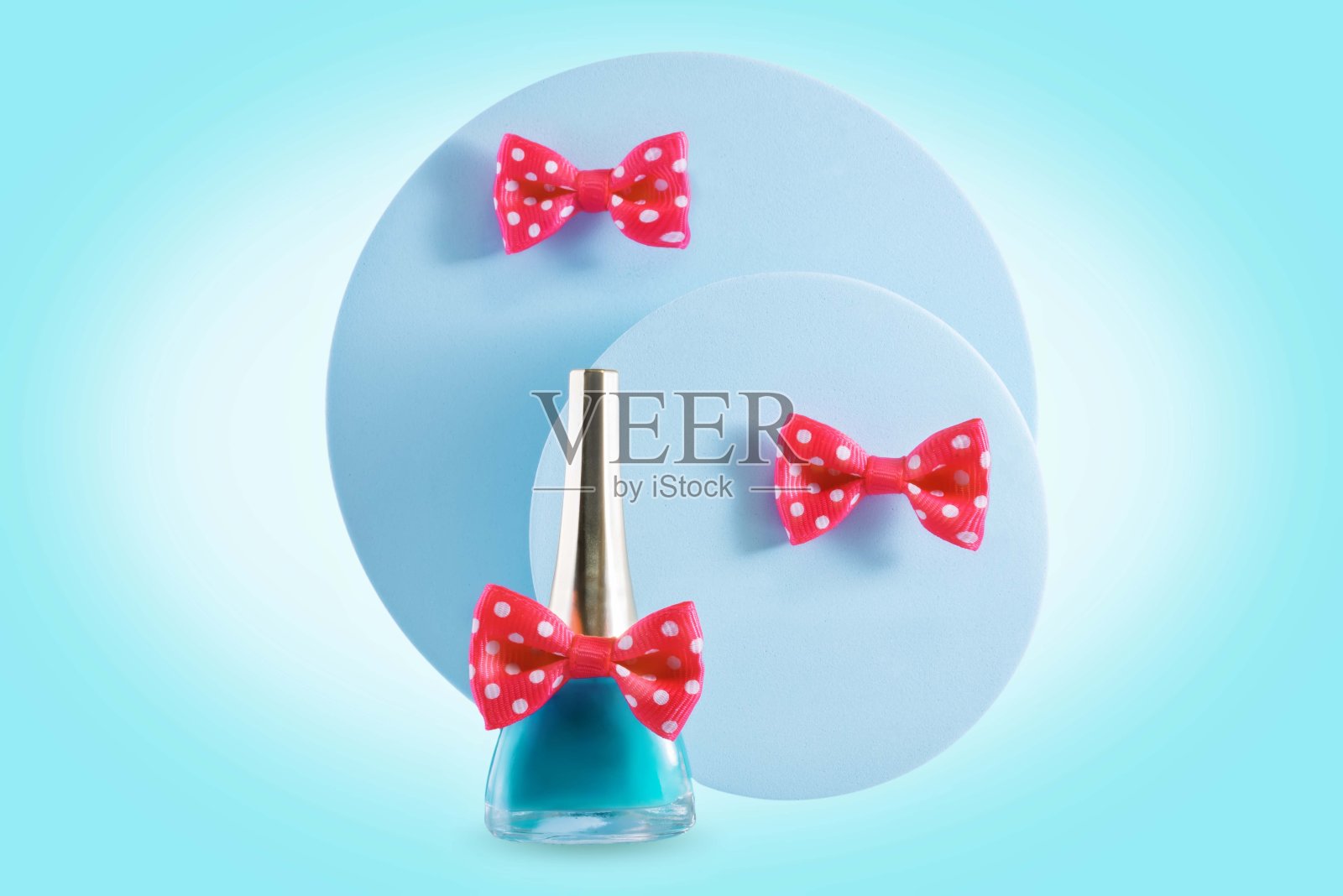 装饰化妆品(口红、指甲油)的背景照片摄影图片