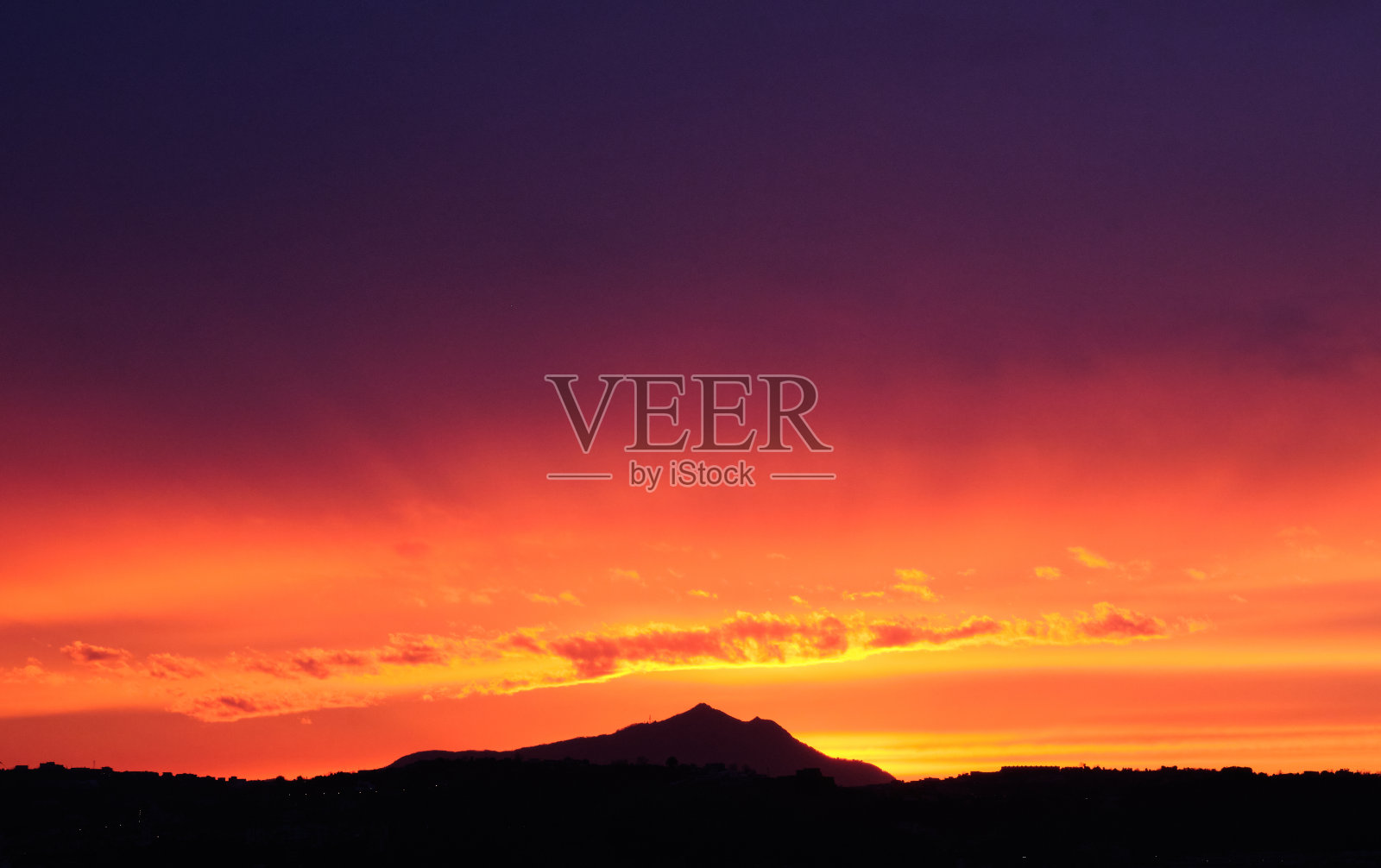 紫色的夕阳照片摄影图片