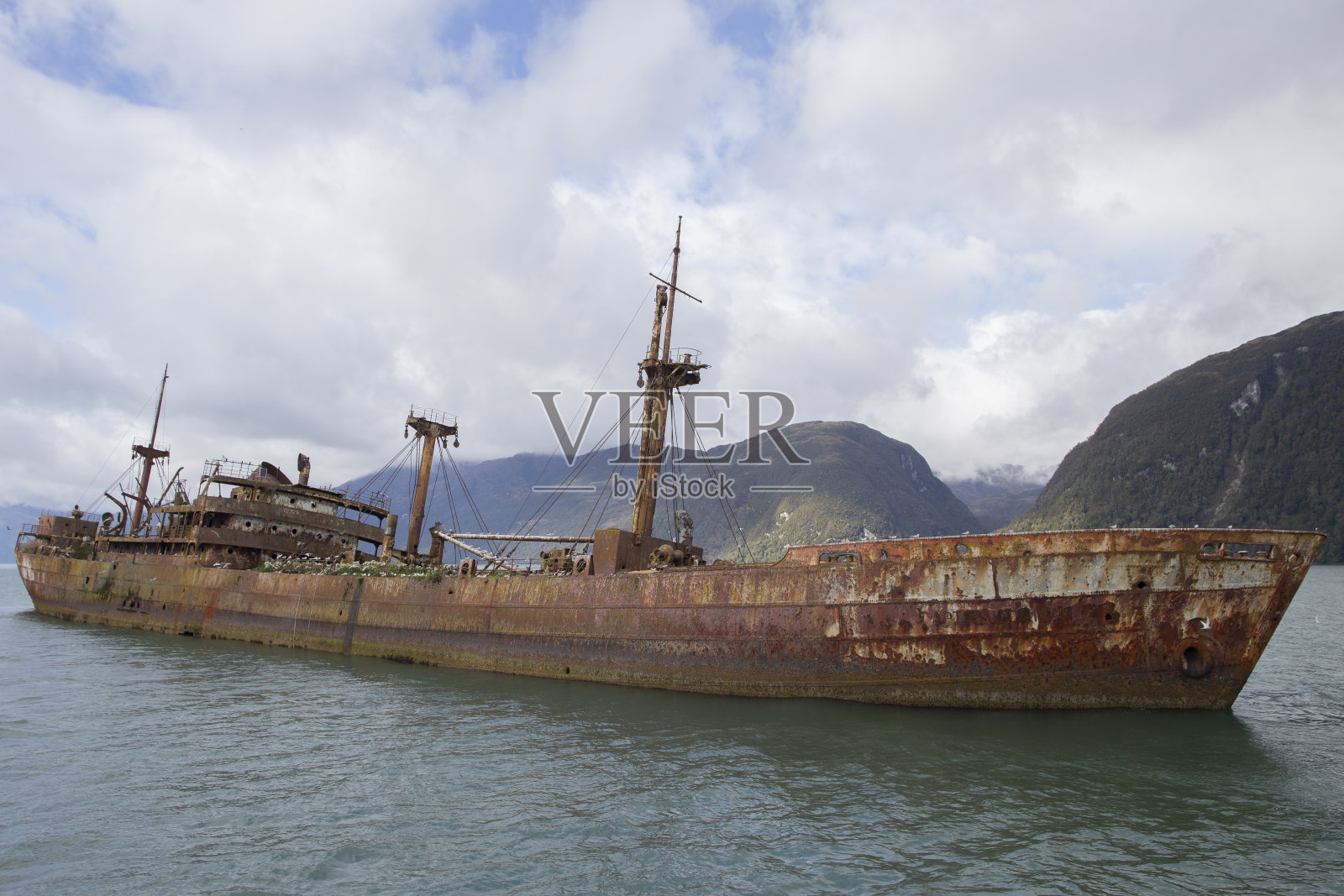 搁浅的船照片摄影图片