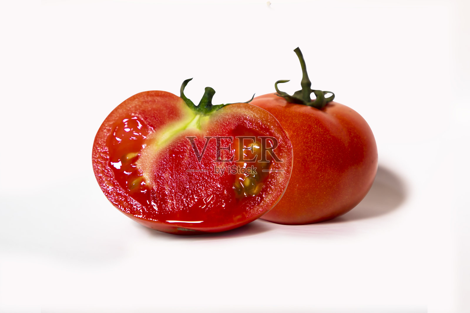 新鲜切片红番茄片。天然生有机健康蔬菜沙拉照片摄影图片