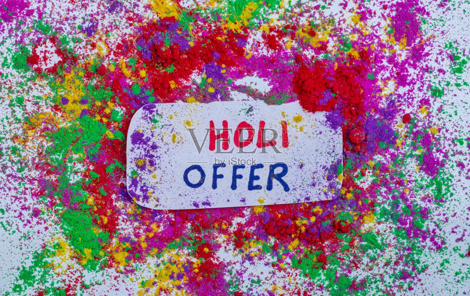 胡里节提供注意与印度传统有机胡里节色彩粉末或在彩色背景在水平方向，胡里节广告概念照片照片摄影图片