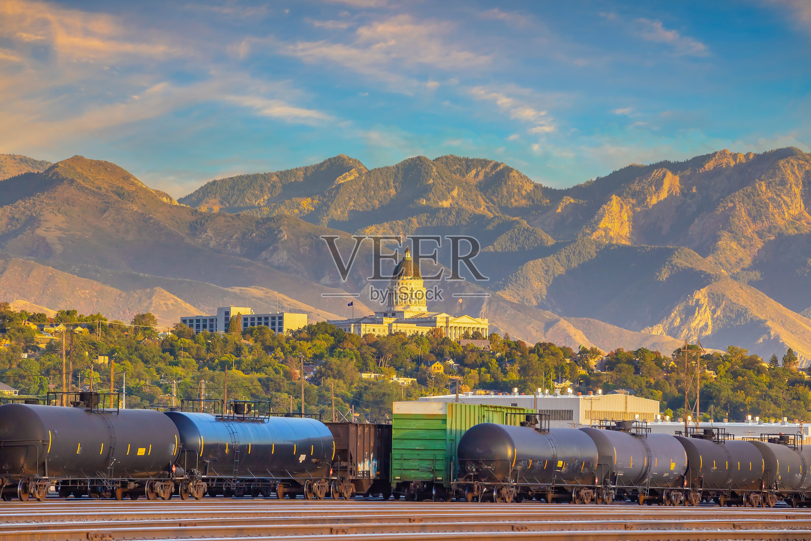 犹他州盐湖城市中心的天际线照片摄影图片