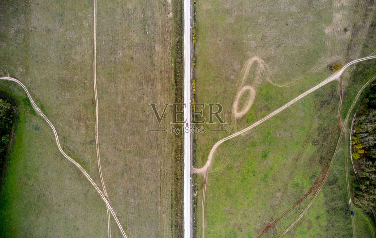 乡村公路的鸟瞰图照片摄影图片