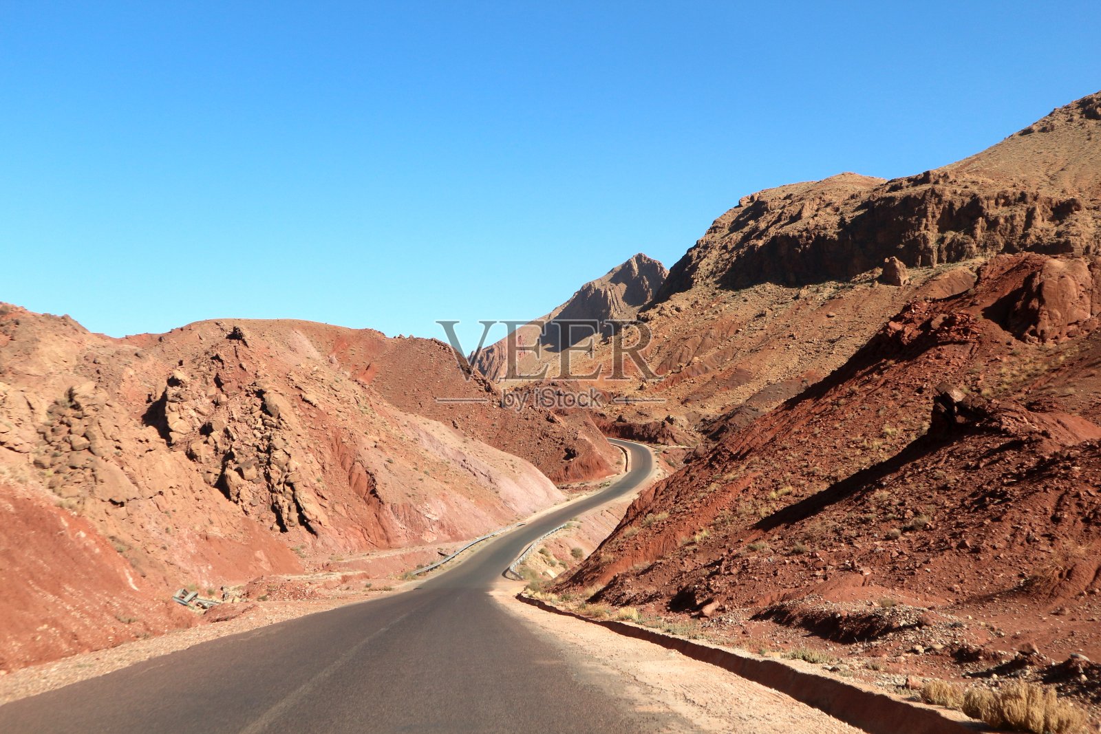 Dadès峡谷，摩洛哥，旅游，秋天，秋天，公路，公路，沙漠，景观，岩石，自然，旅游，山，高速公路，天空，山脉，沥青，公园，峡谷，山谷，红色，岩石，石头，国家，没有人照片摄影图片