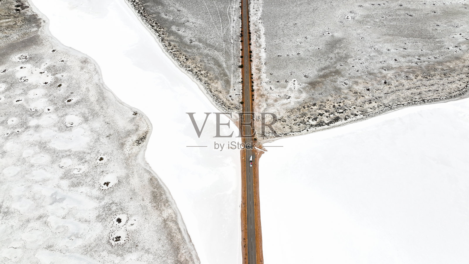 位于西澳大利亚州小麦带的盐湖照片摄影图片