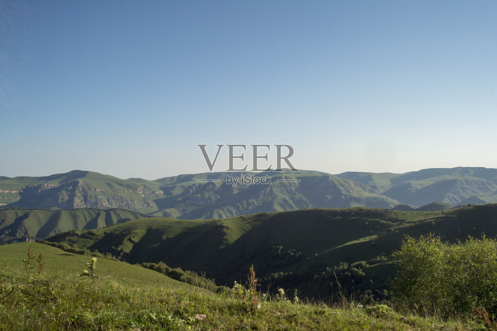 俄罗斯北高加索地区。山峰。在山里旅行。照片摄影图片