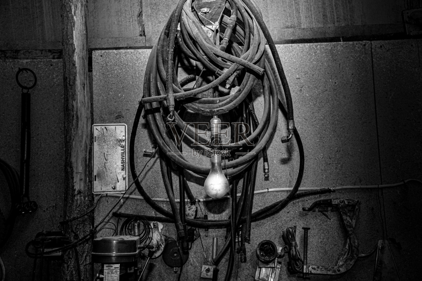 软管和灯泡照片摄影图片