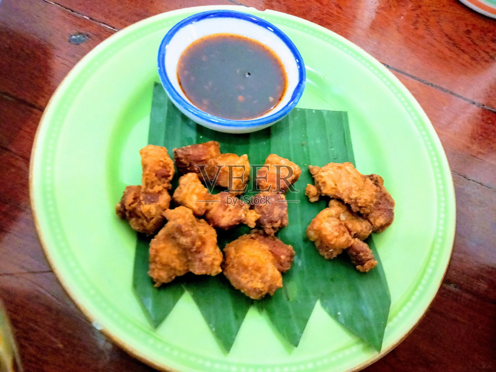 鱼露炸猪肉照片摄影图片