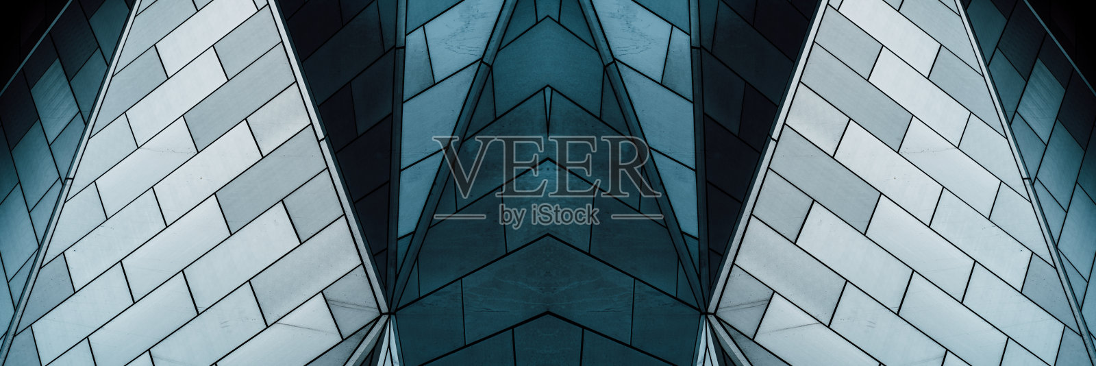 底面全景和透视视图到钢蓝色玻璃高层建筑摩天大楼，成功的工业建筑的商业理念照片摄影图片