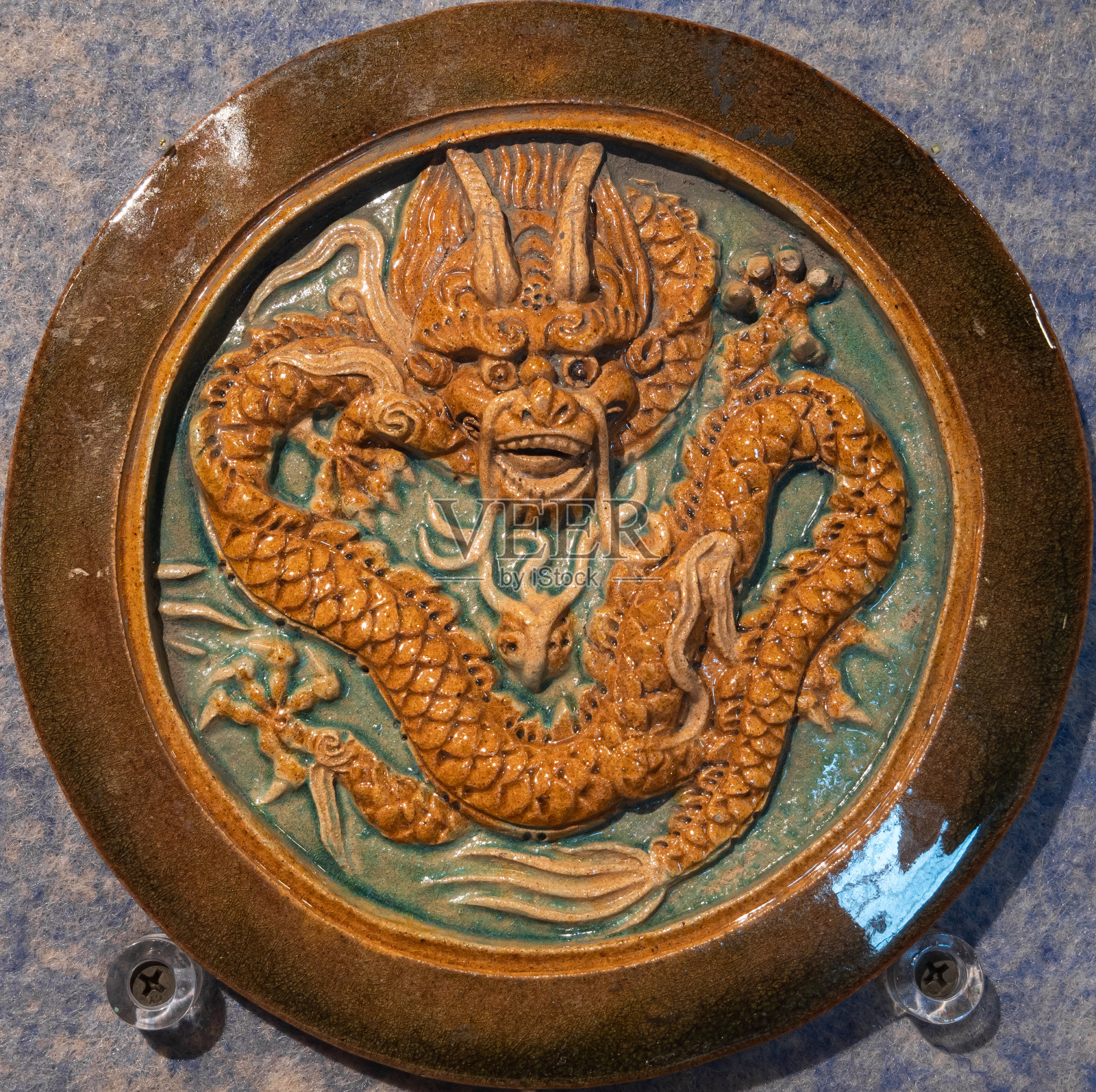 中国古代龙纹装饰瓷砖照片摄影图片