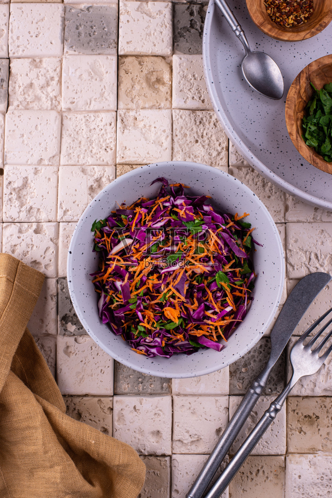 红甘蓝素食沙拉照片摄影图片