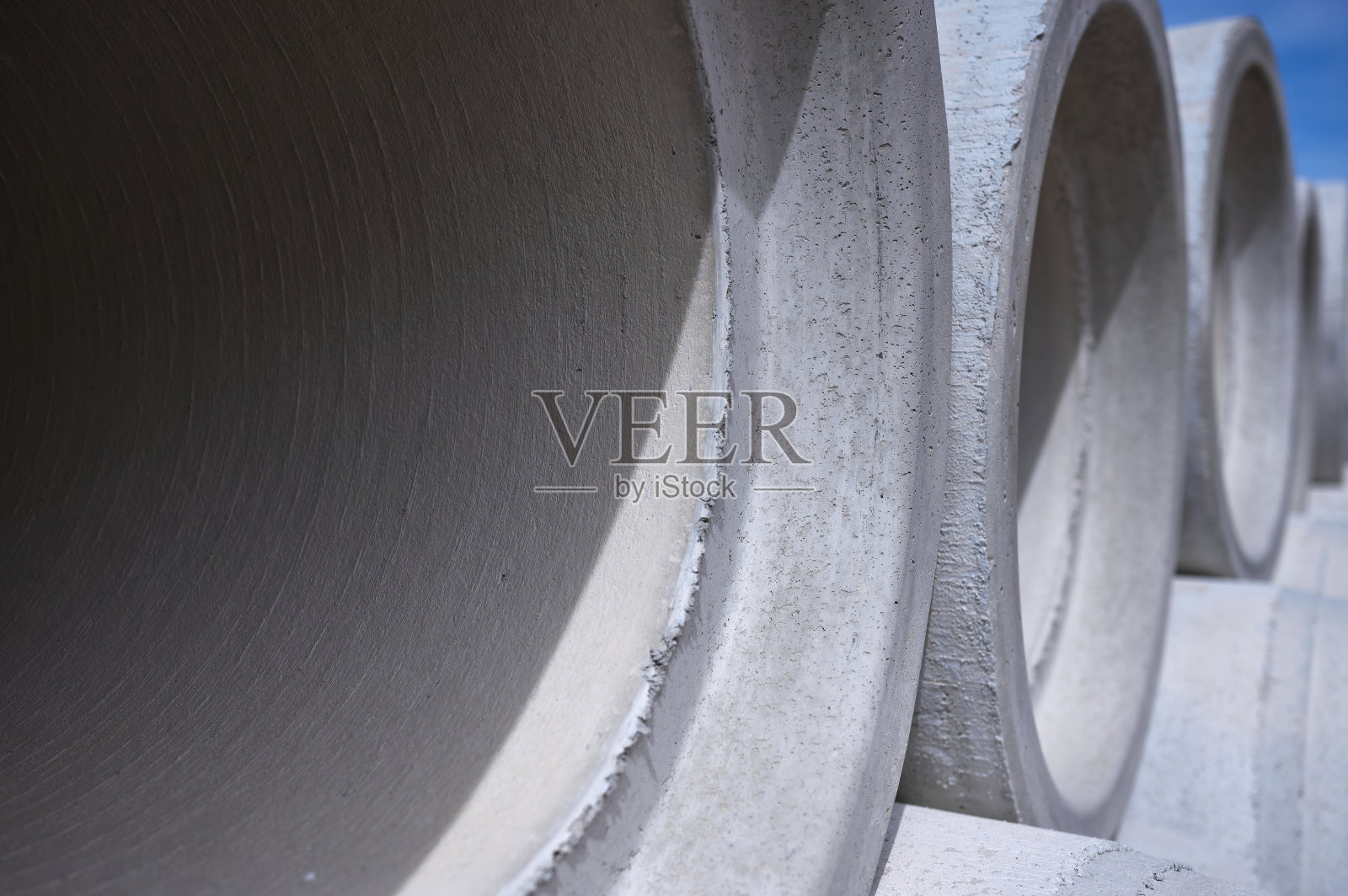 公路建设用混凝土管照片摄影图片