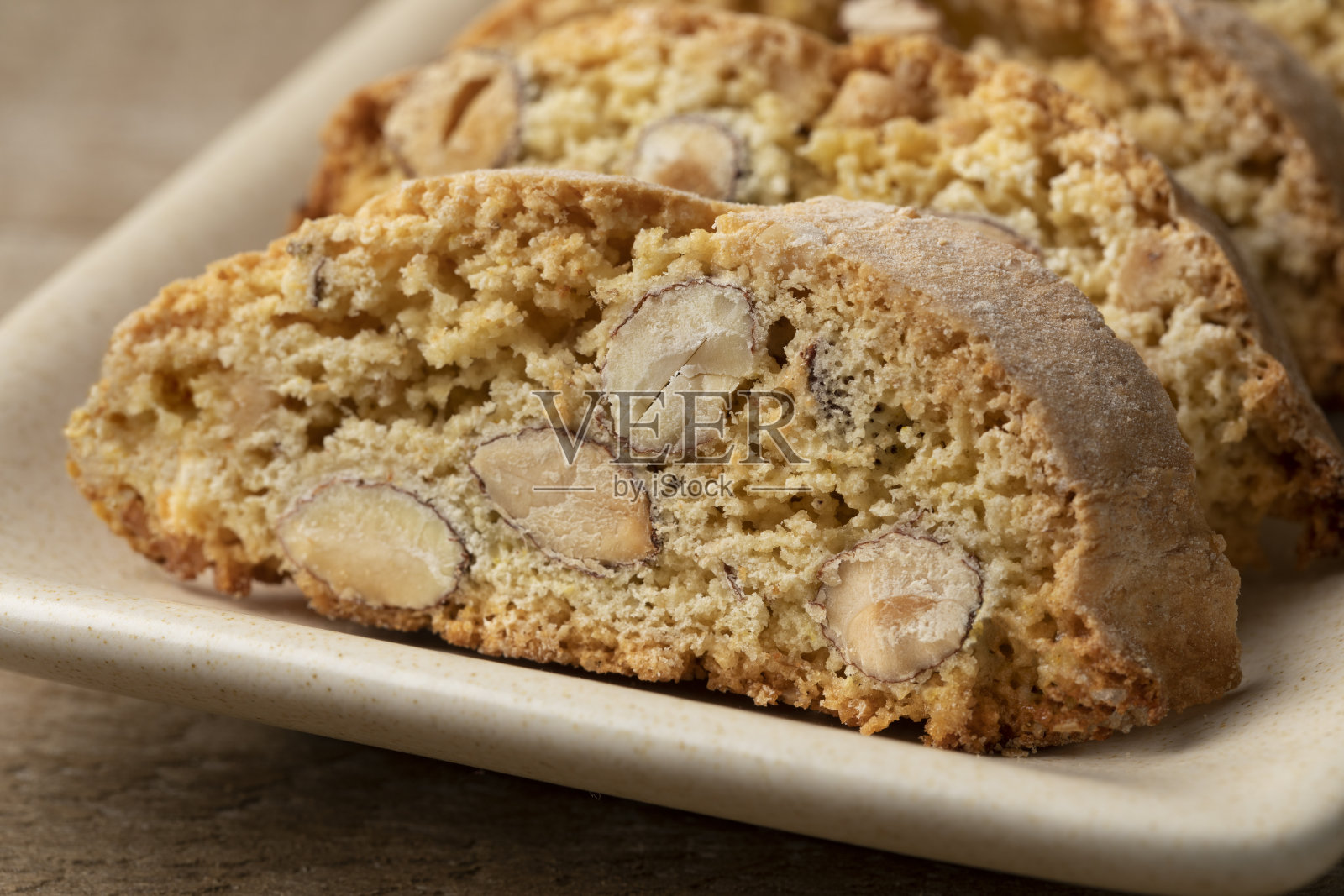 新鲜的传统意大利Cantuccini盘子关闭照片摄影图片