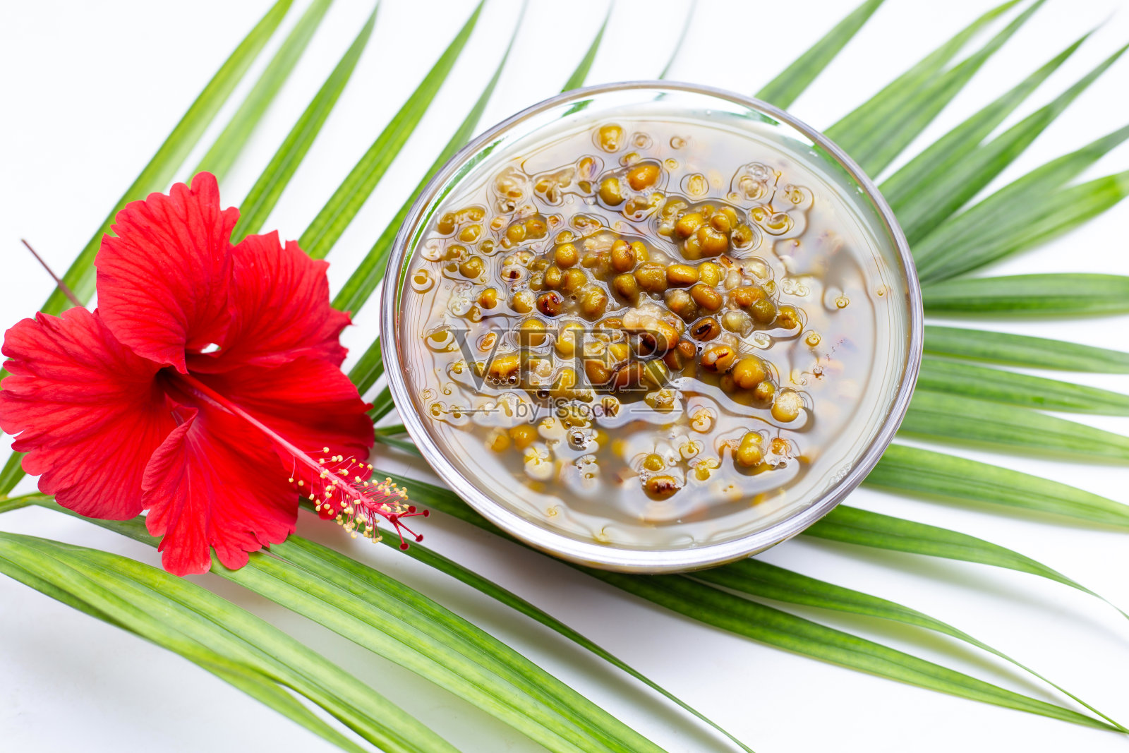 糖浆里的绿豆照片摄影图片