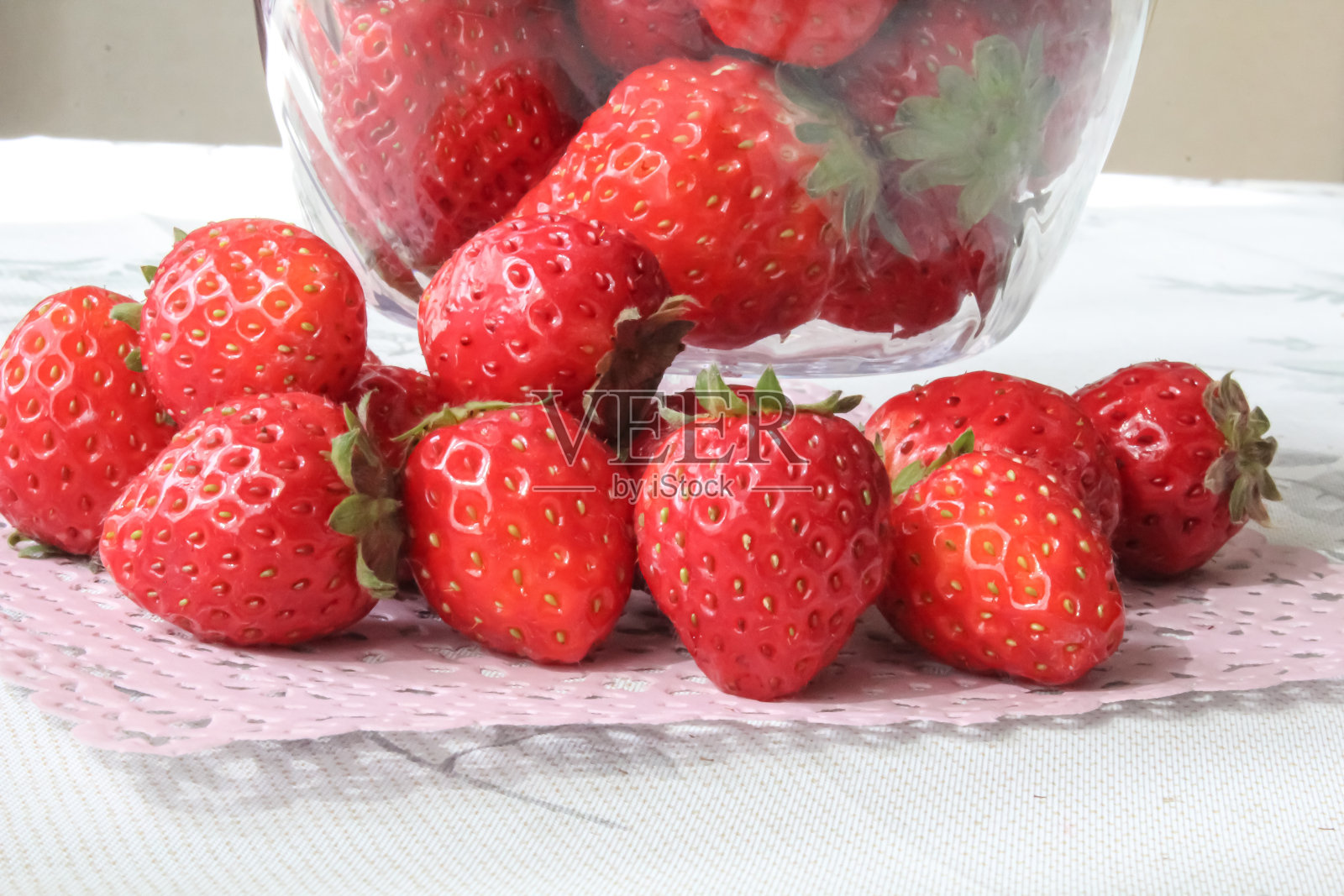 新鲜的草莓照片摄影图片