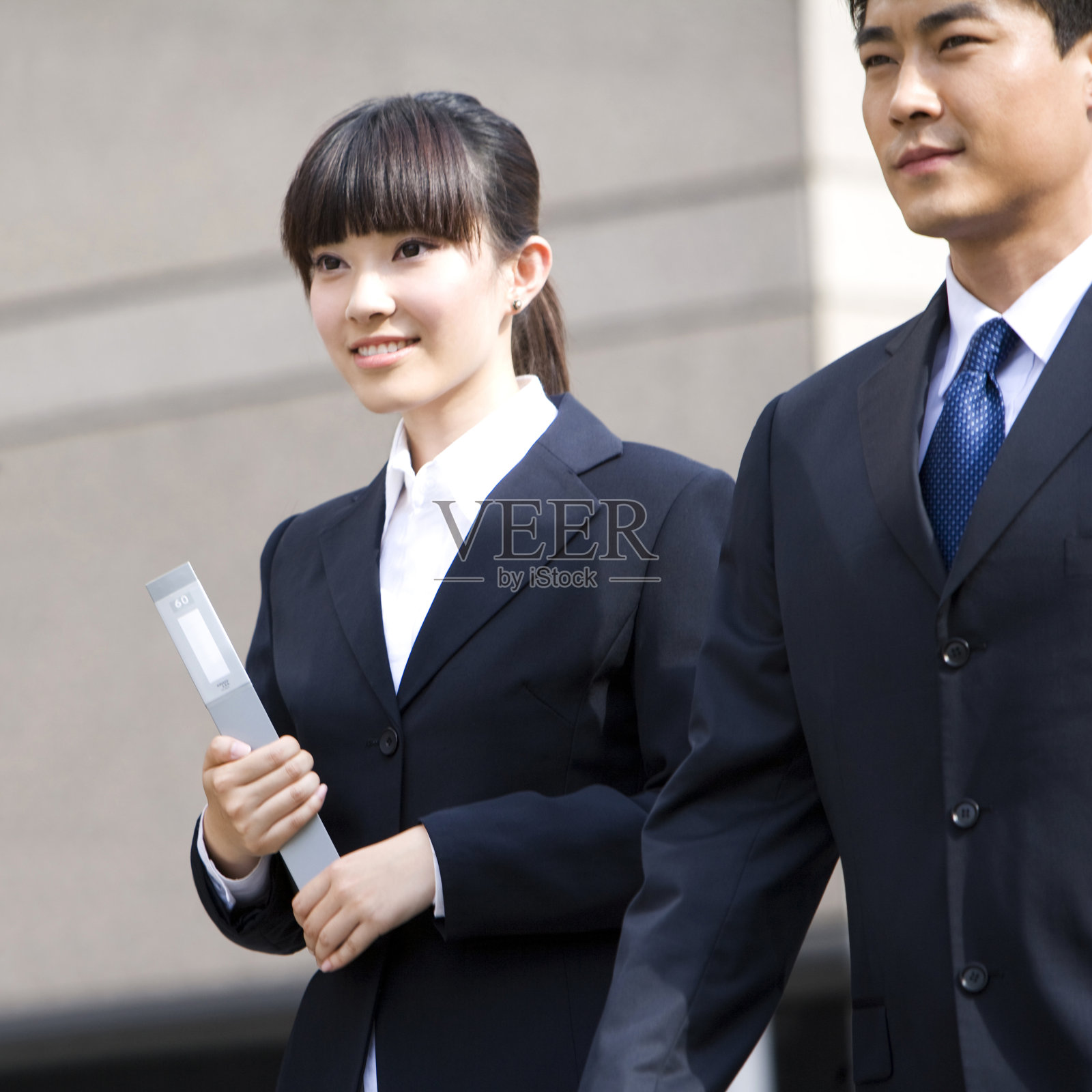 户外商务人士照片摄影图片