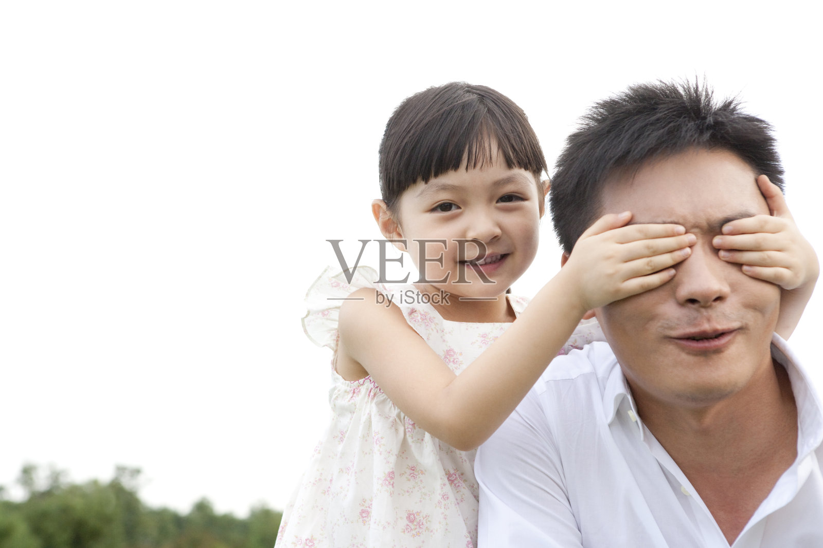 父女在一起嬉戏照片摄影图片