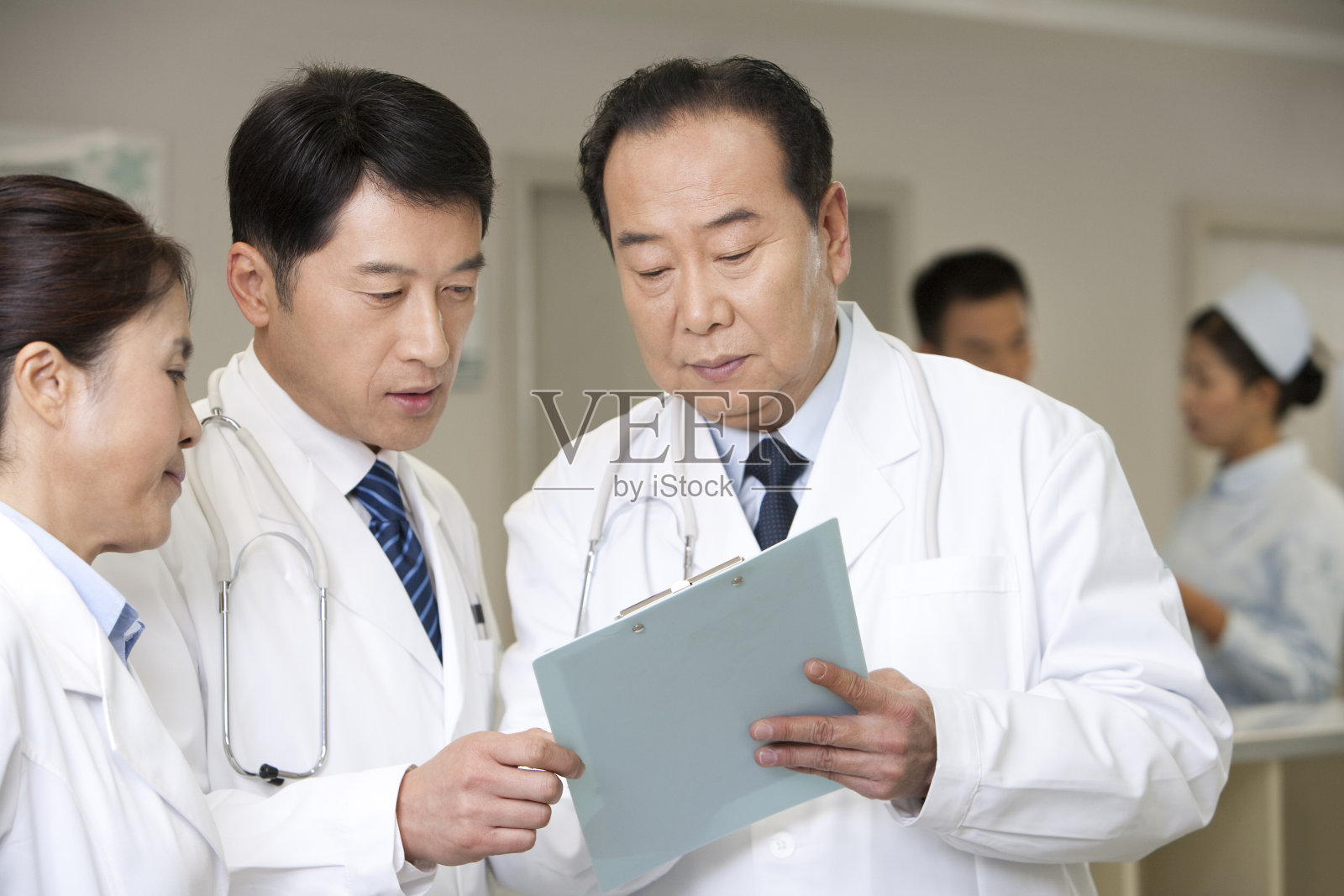 医生在讨论照片摄影图片