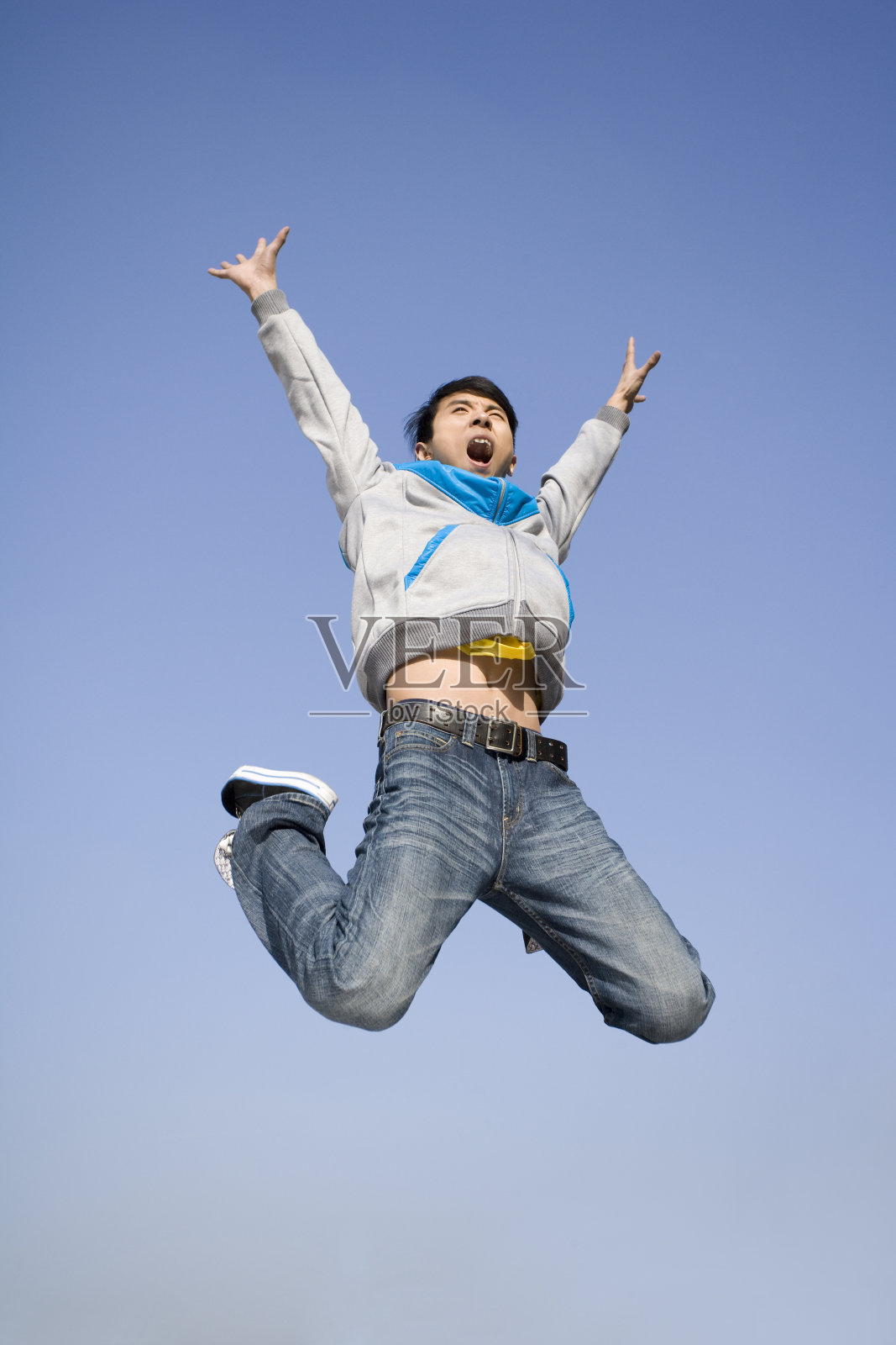 时尚Hip-hop青年跳跃照片摄影图片