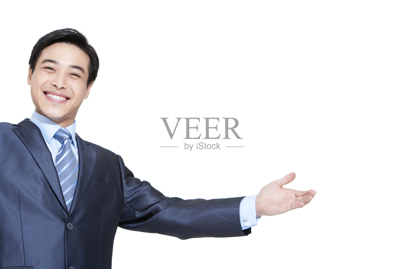 青年商务男士张开手臂照片摄影图片