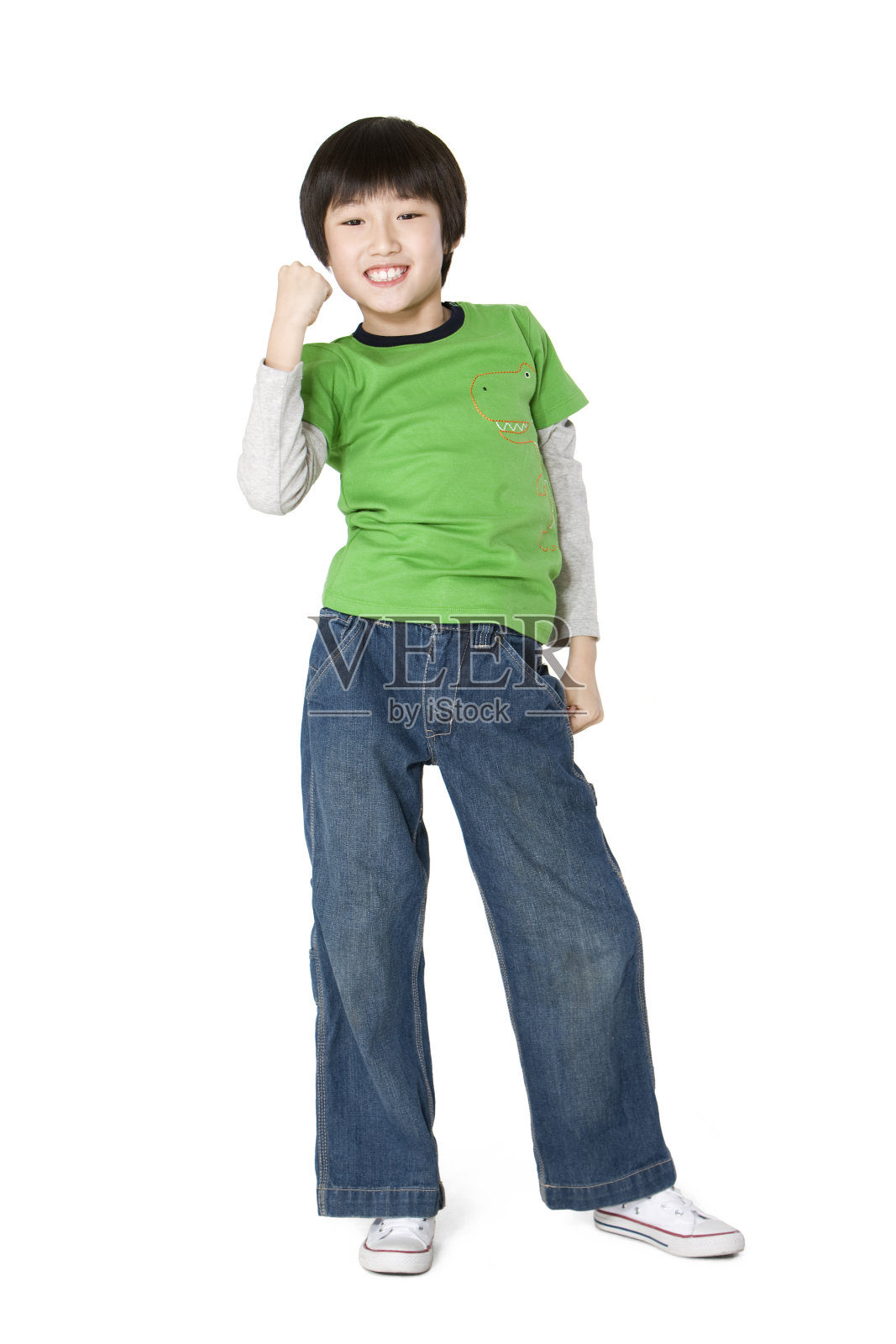 小男孩手握拳头照片摄影图片