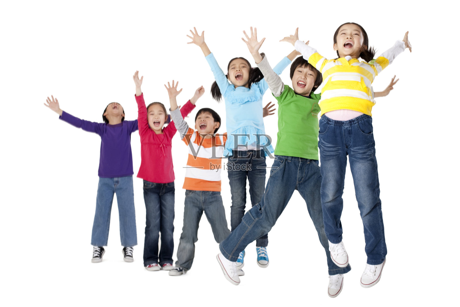 儿童跳跃照片摄影图片