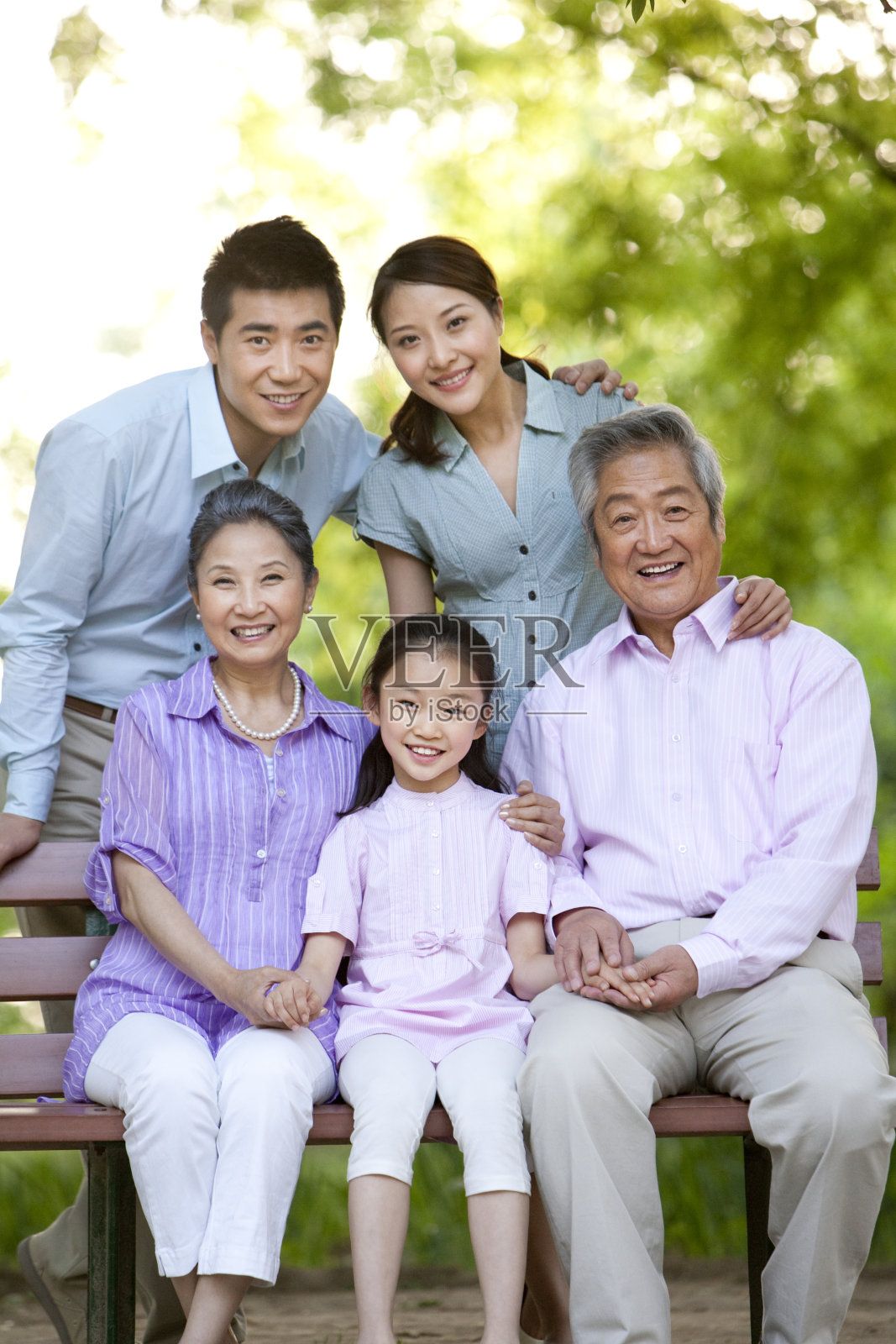 快乐家庭全家福照片摄影图片