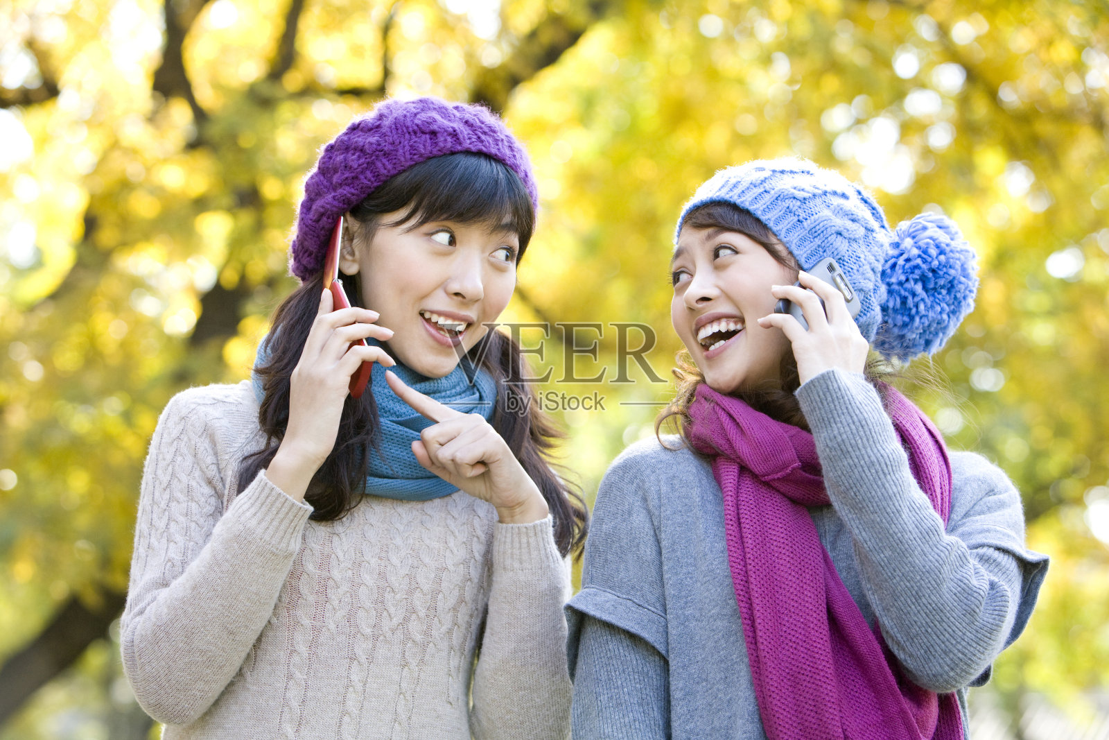 青年女子打电话照片摄影图片