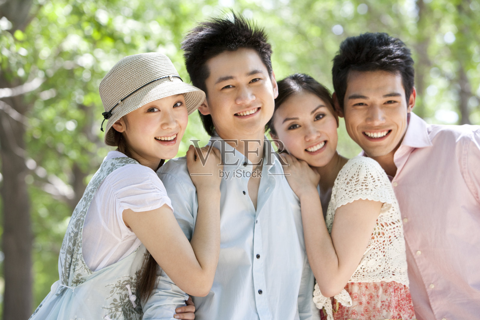 年轻人肖像照片摄影图片