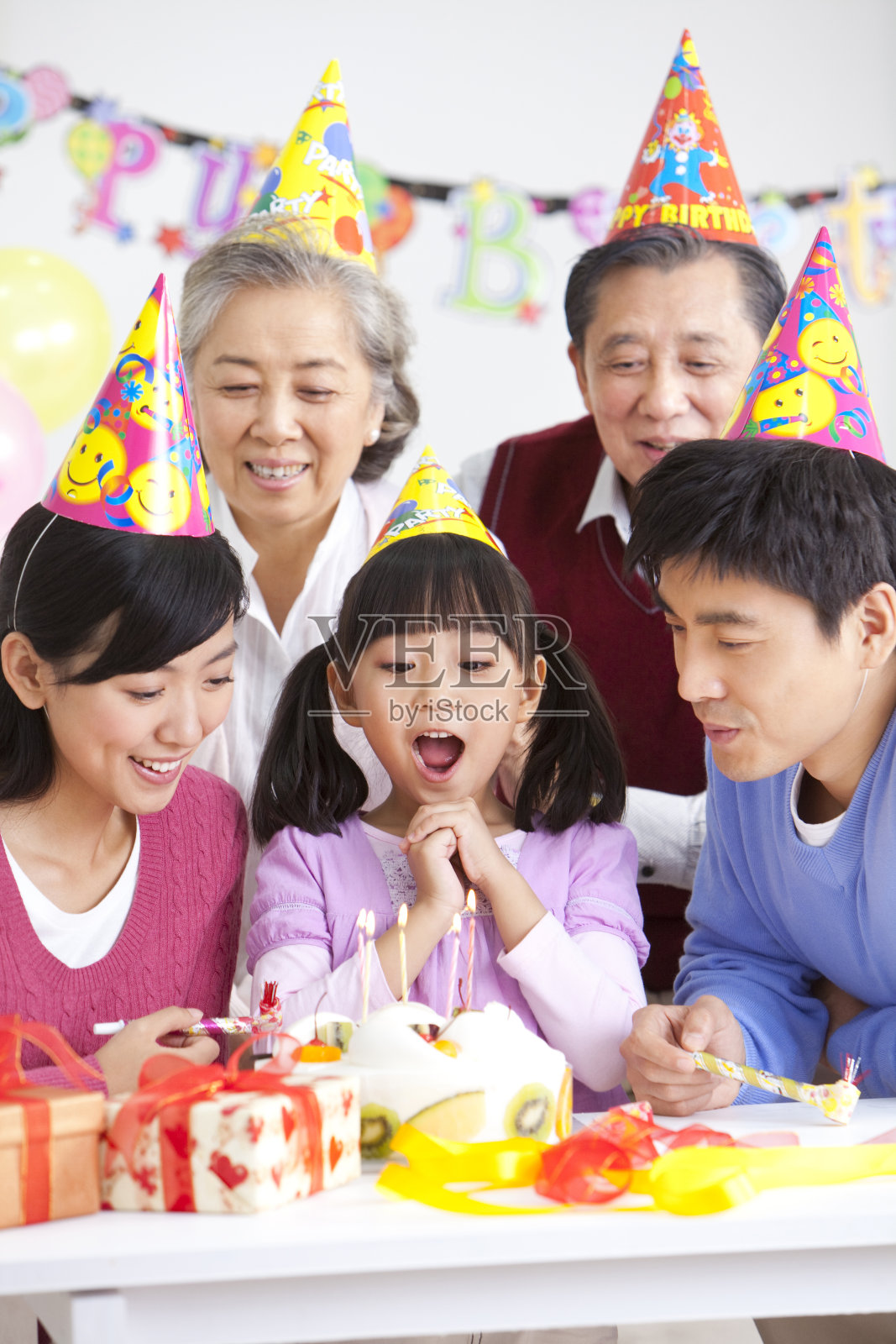 全家一起过生日照片摄影图片