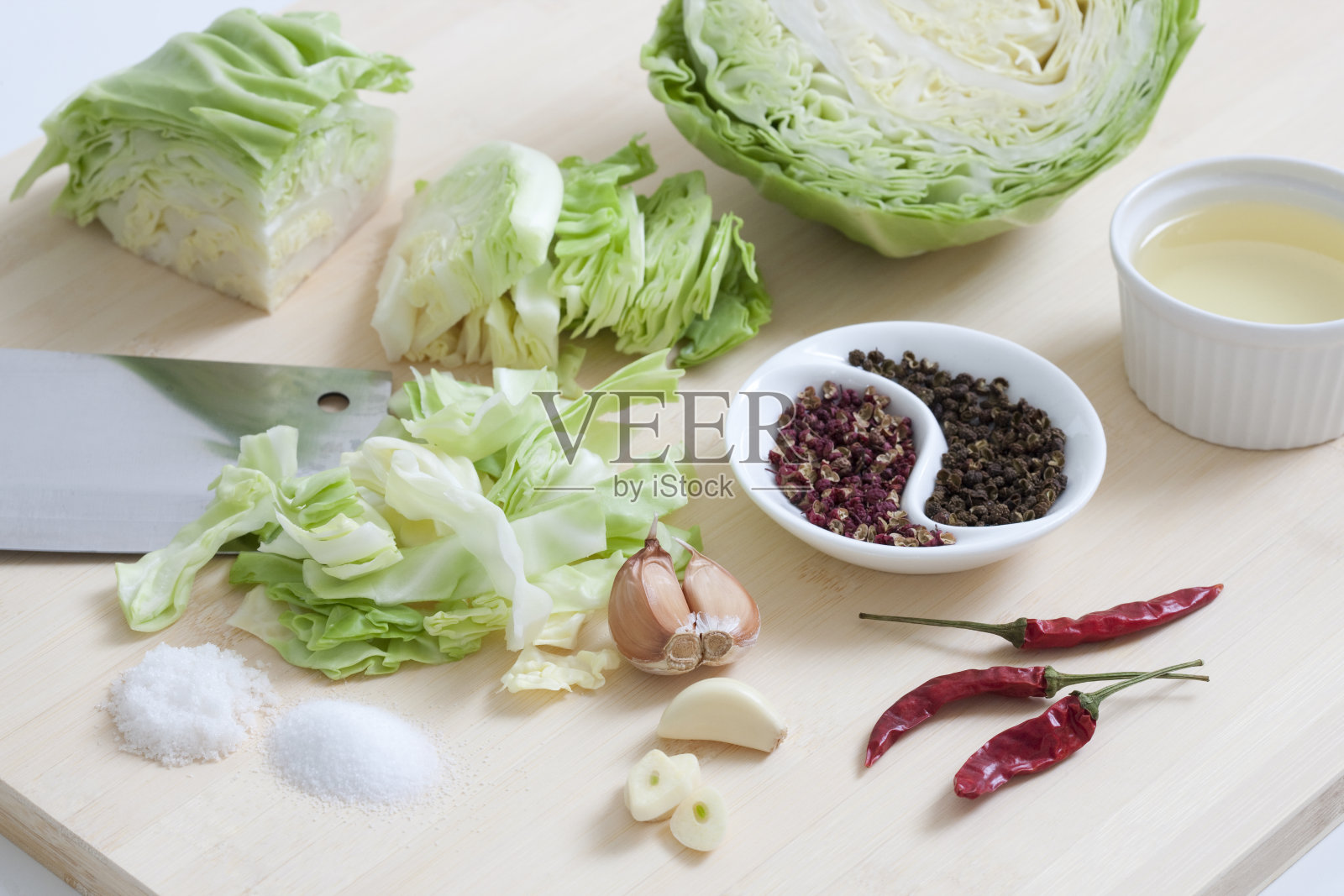 炝炒圆白菜的食材照片摄影图片