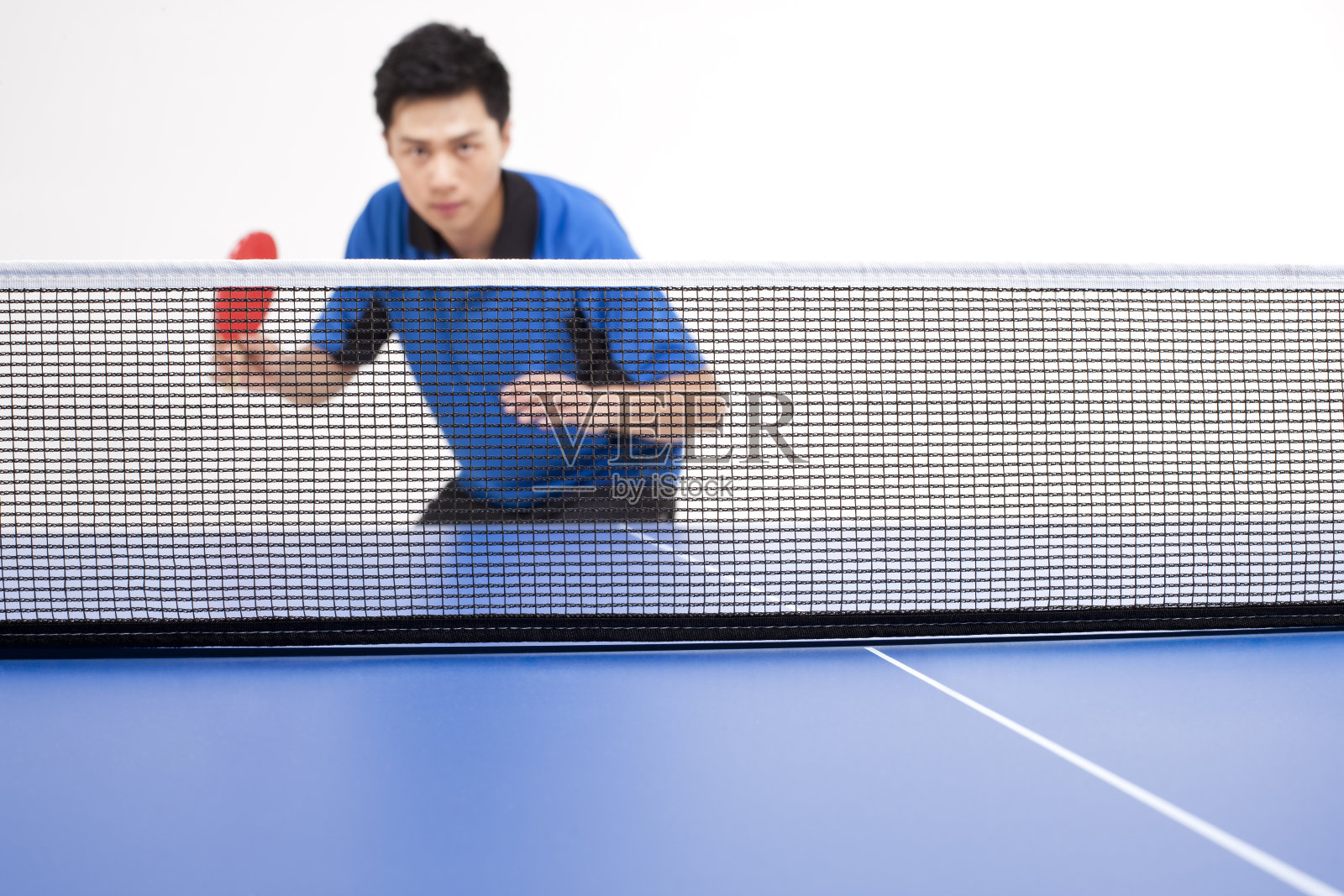 乒乓球运动员准备击球照片摄影图片