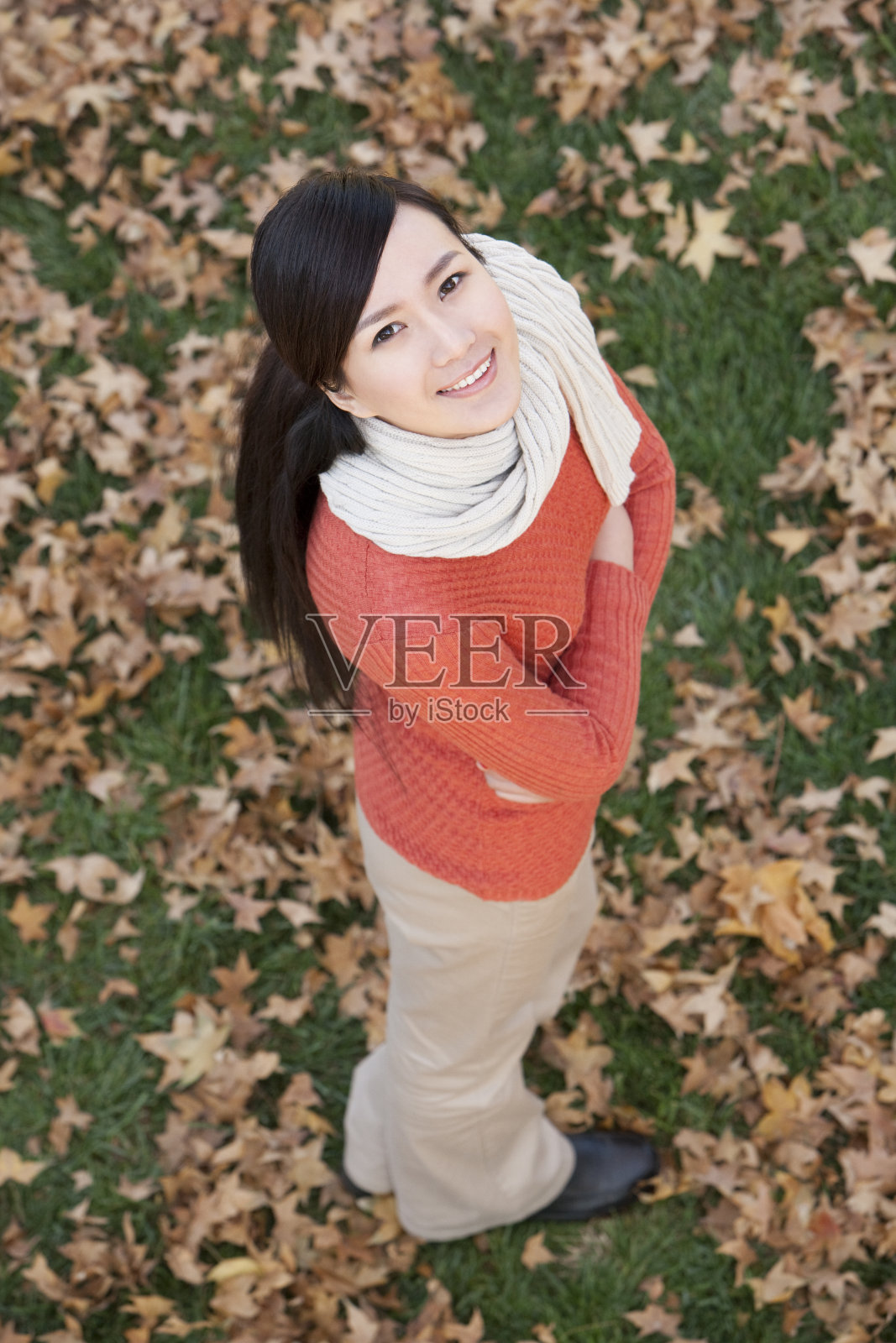 青年女子秋日肖像照片摄影图片