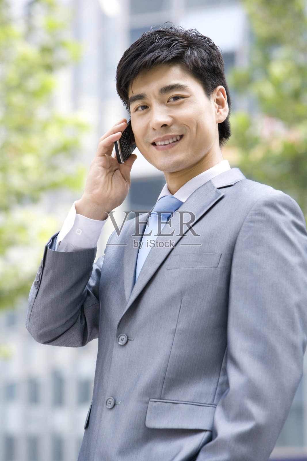 商务男士打电话照片摄影图片