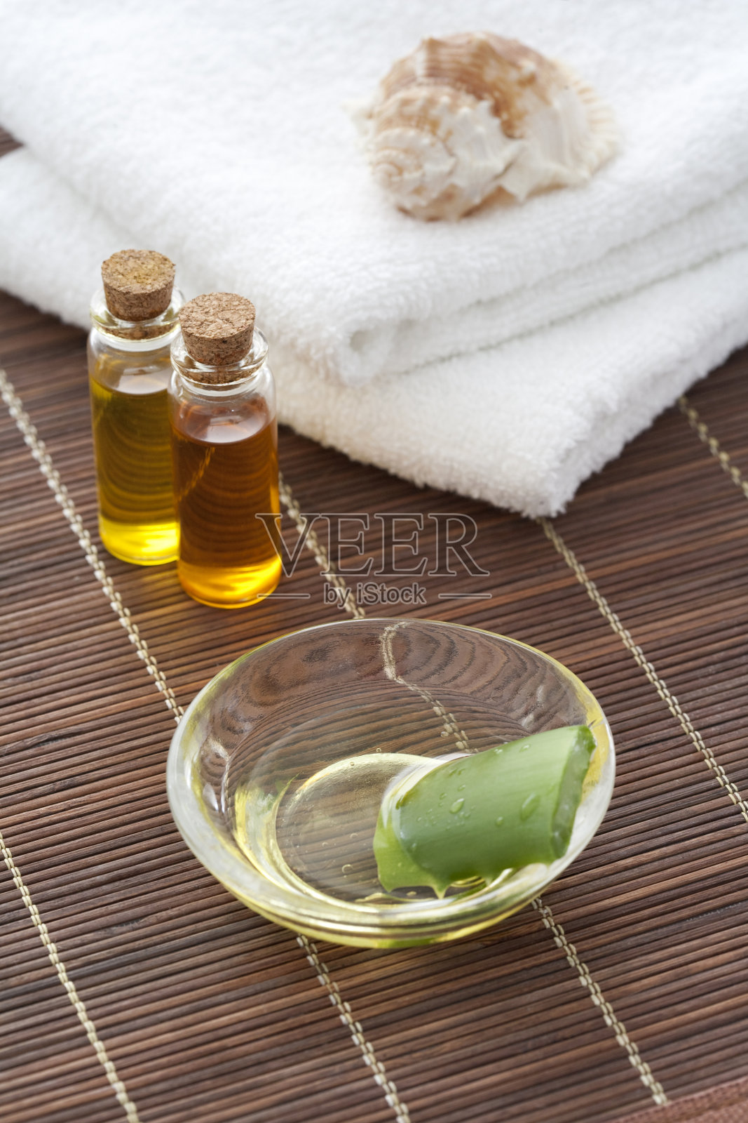 精油和芦荟照片摄影图片