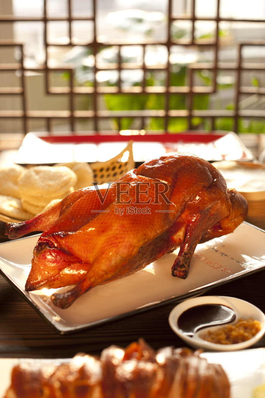 烤鸭和配料照片摄影图片