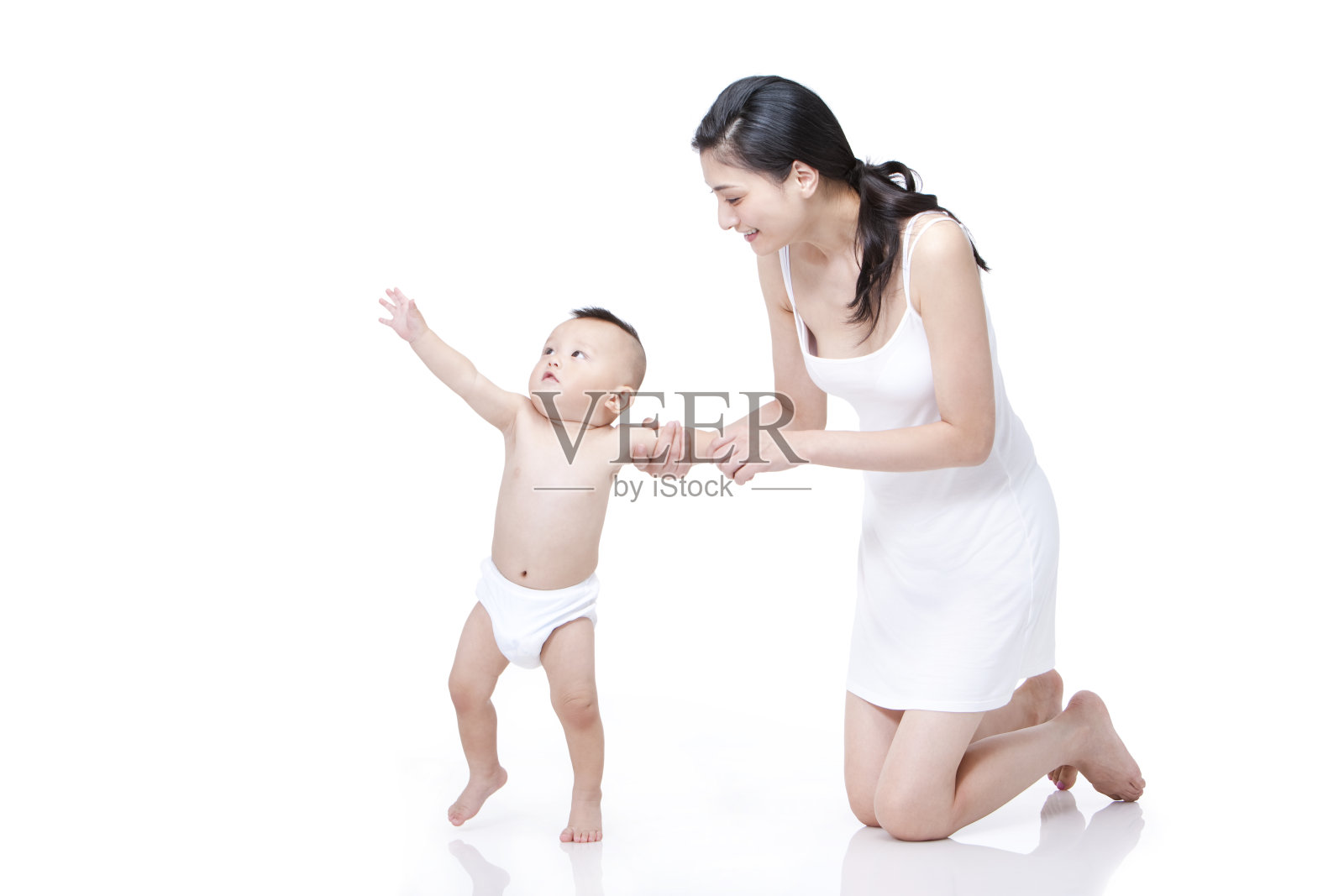 母亲和婴儿照片摄影图片