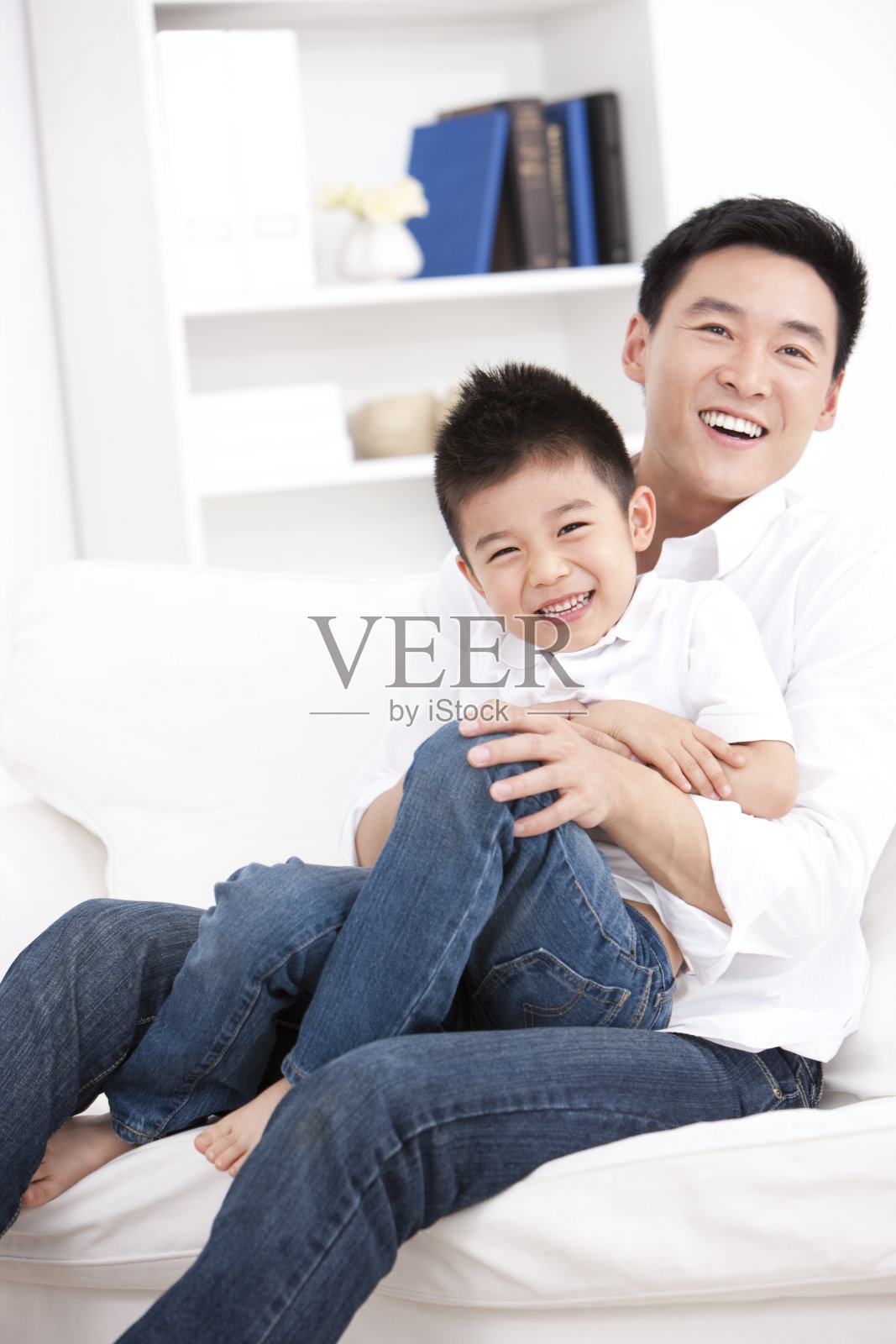 父子温馨一刻照片摄影图片