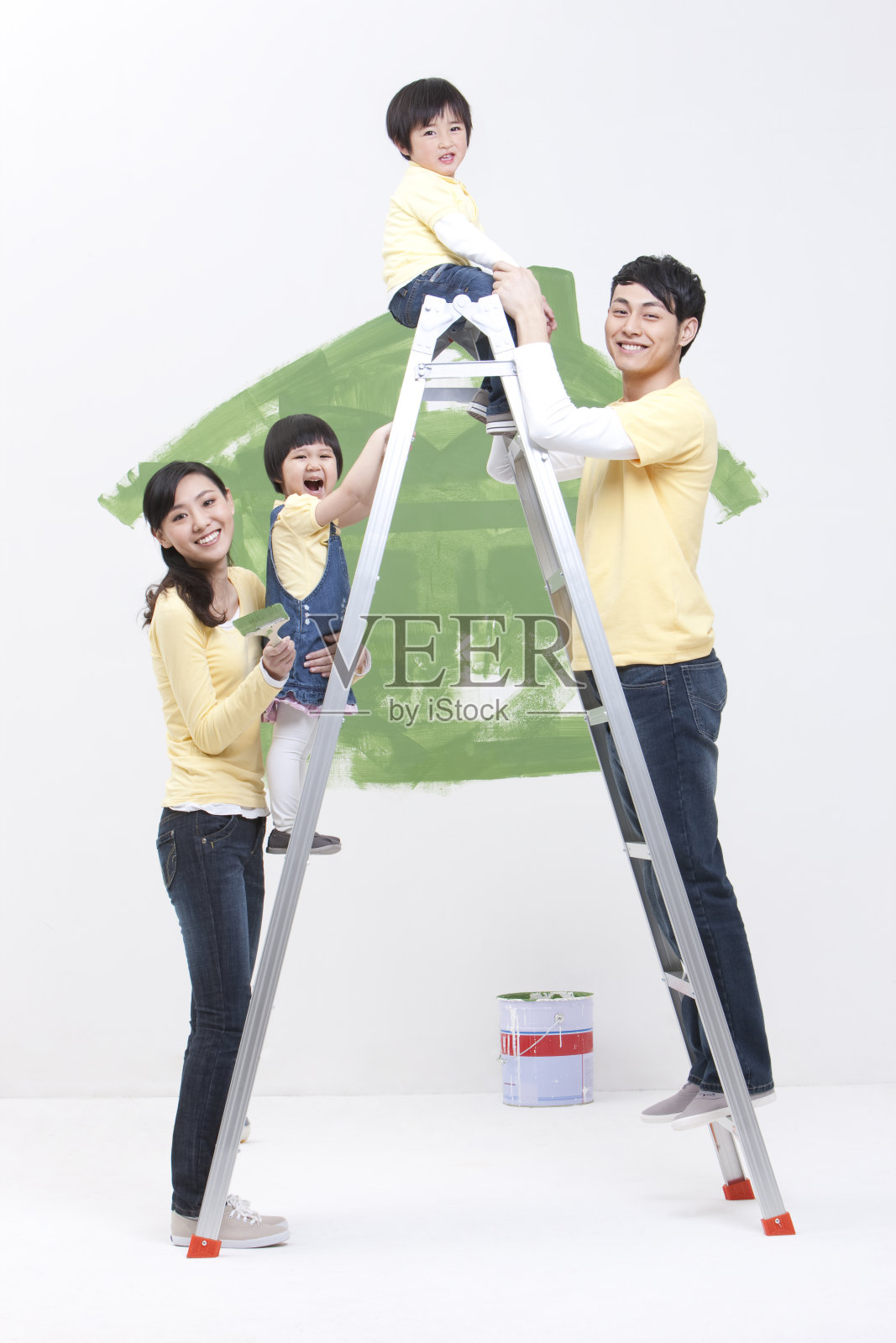 快乐家庭DIY装修照片摄影图片