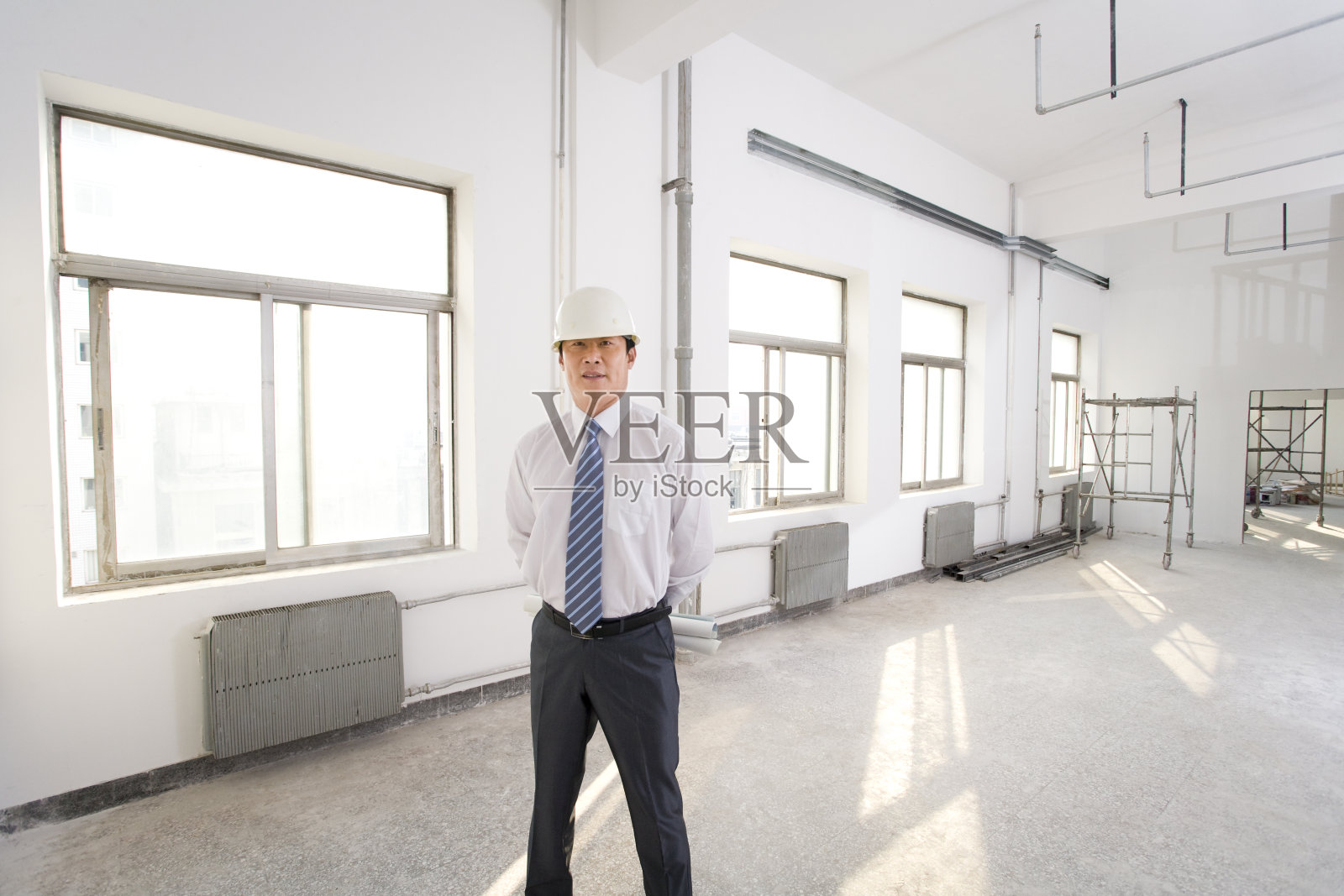 工程师在施工现场照片摄影图片