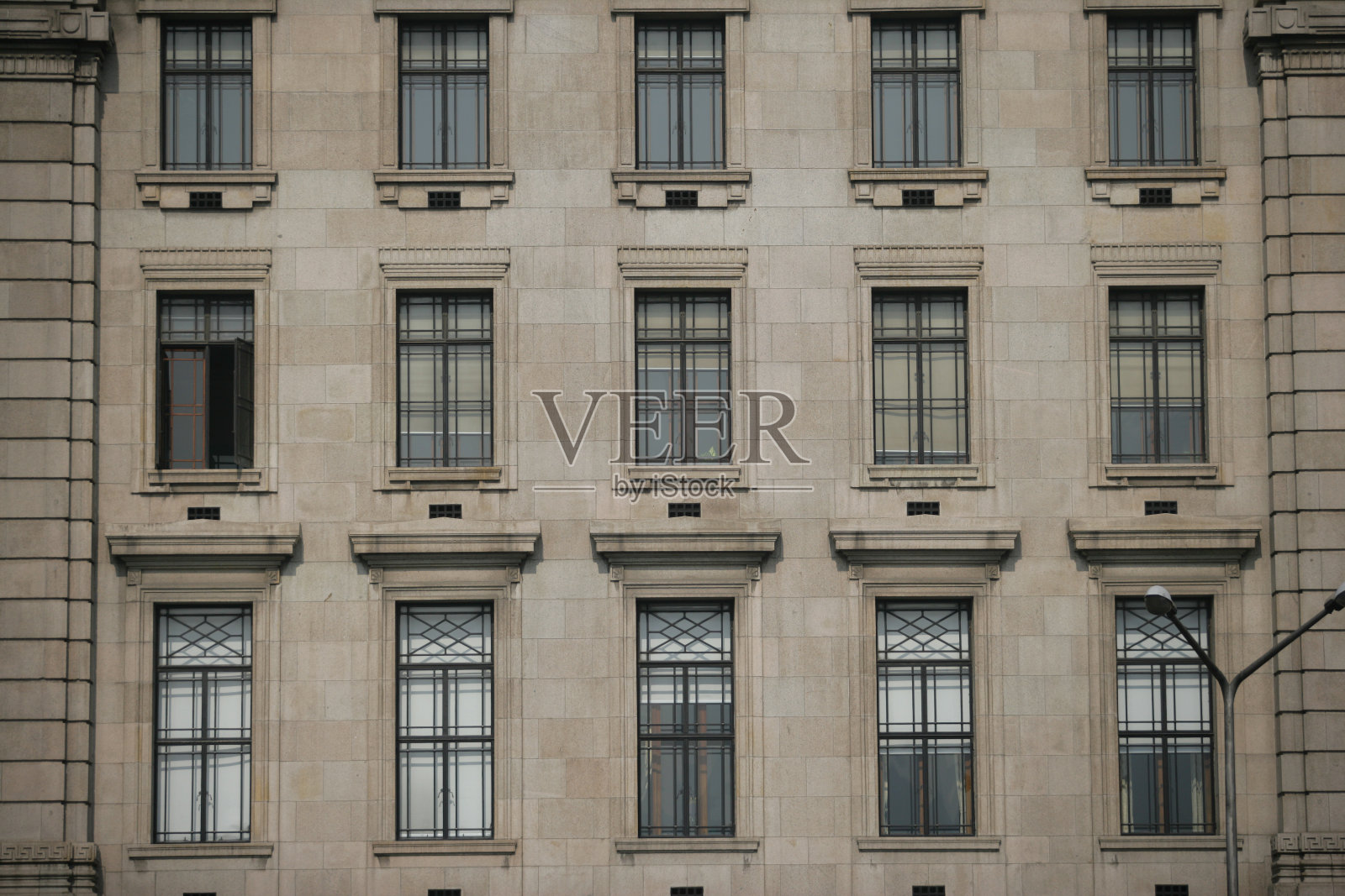 上海建筑正面局部照片摄影图片