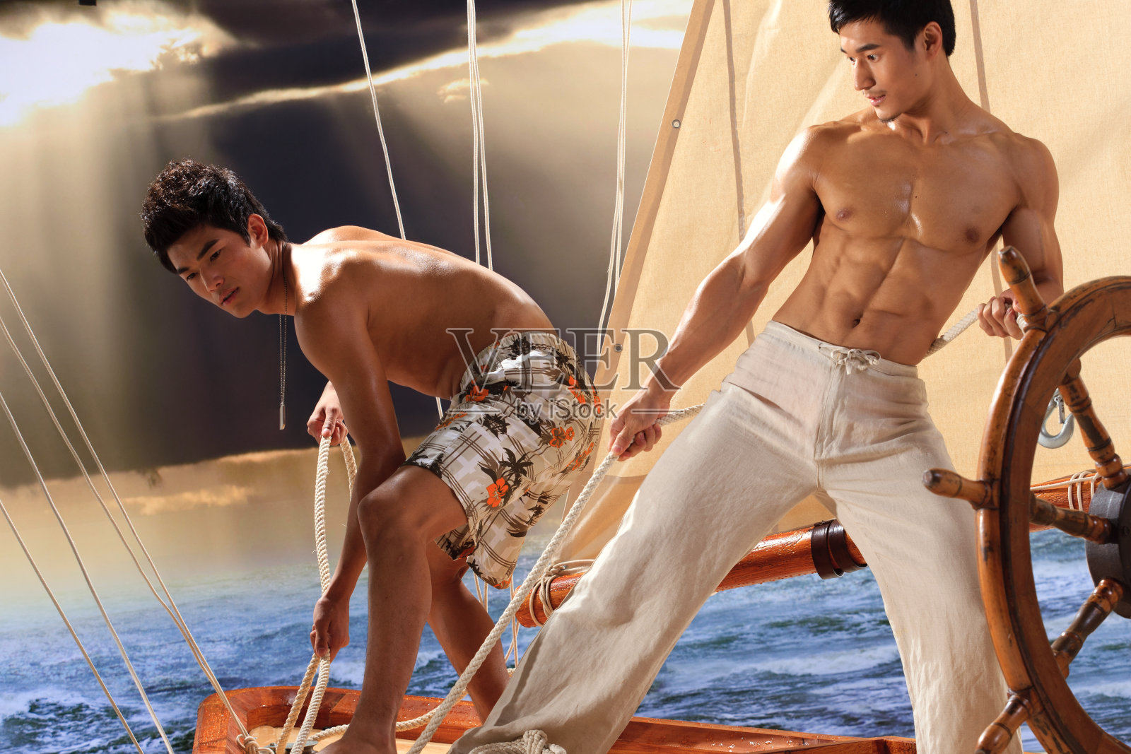 东方人航海出行照片摄影图片