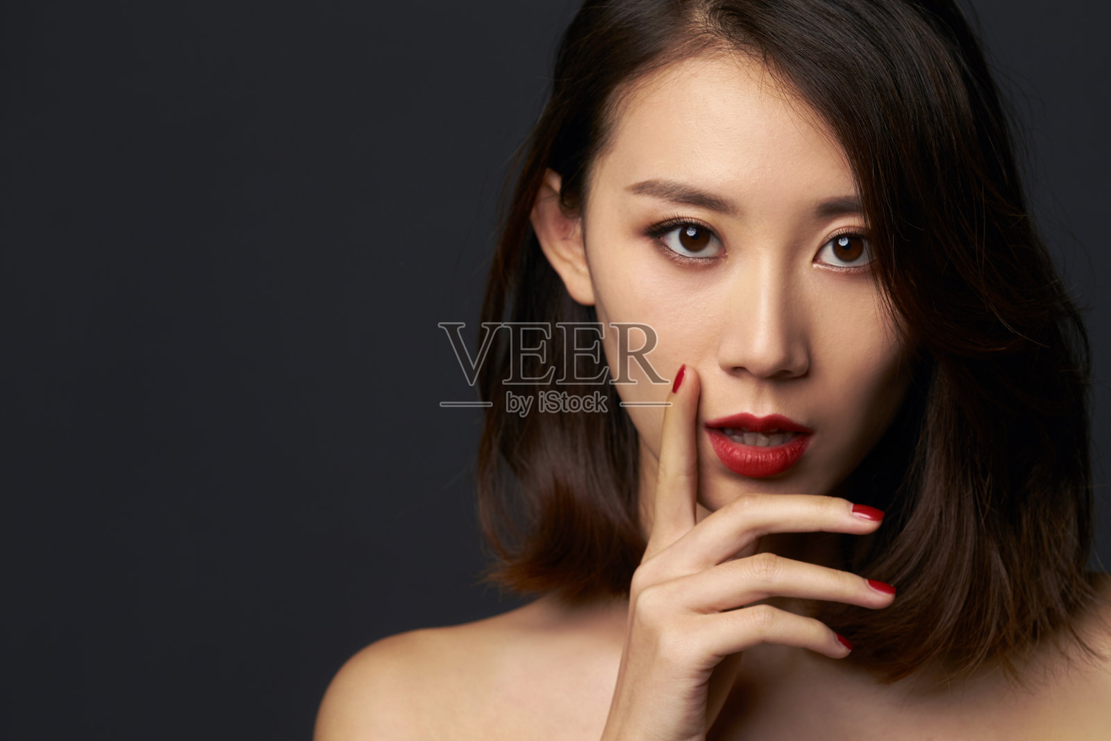 年轻美女肖像照片摄影图片