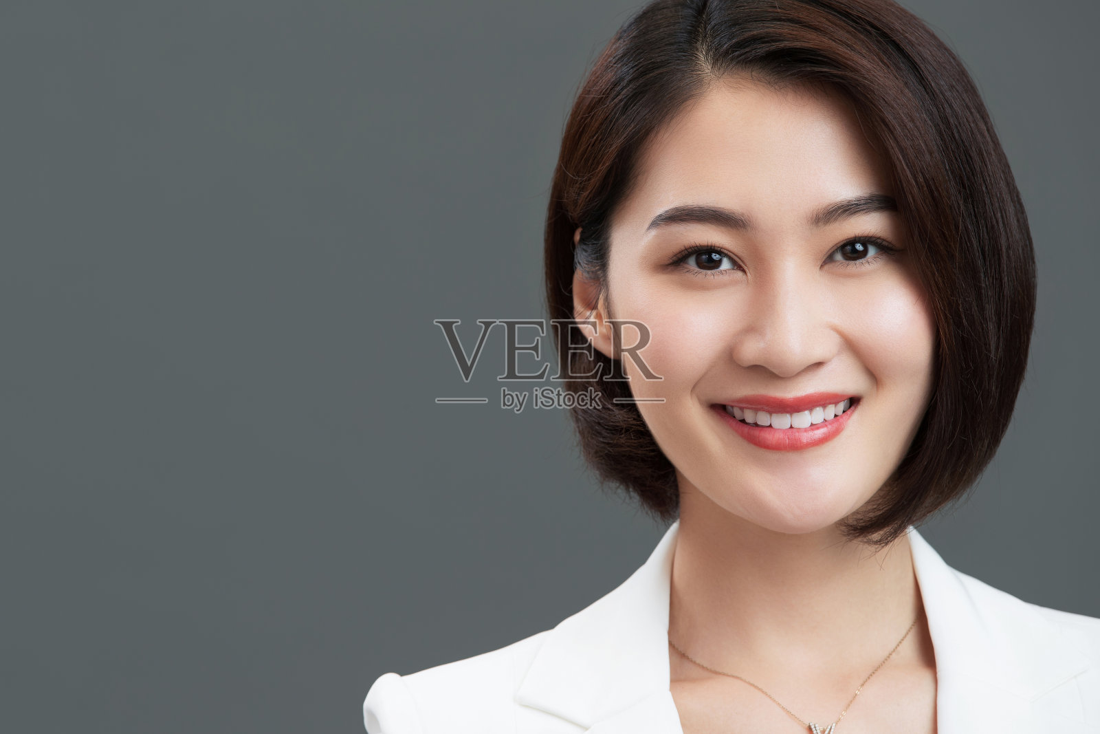 快乐的青年女人照片摄影图片