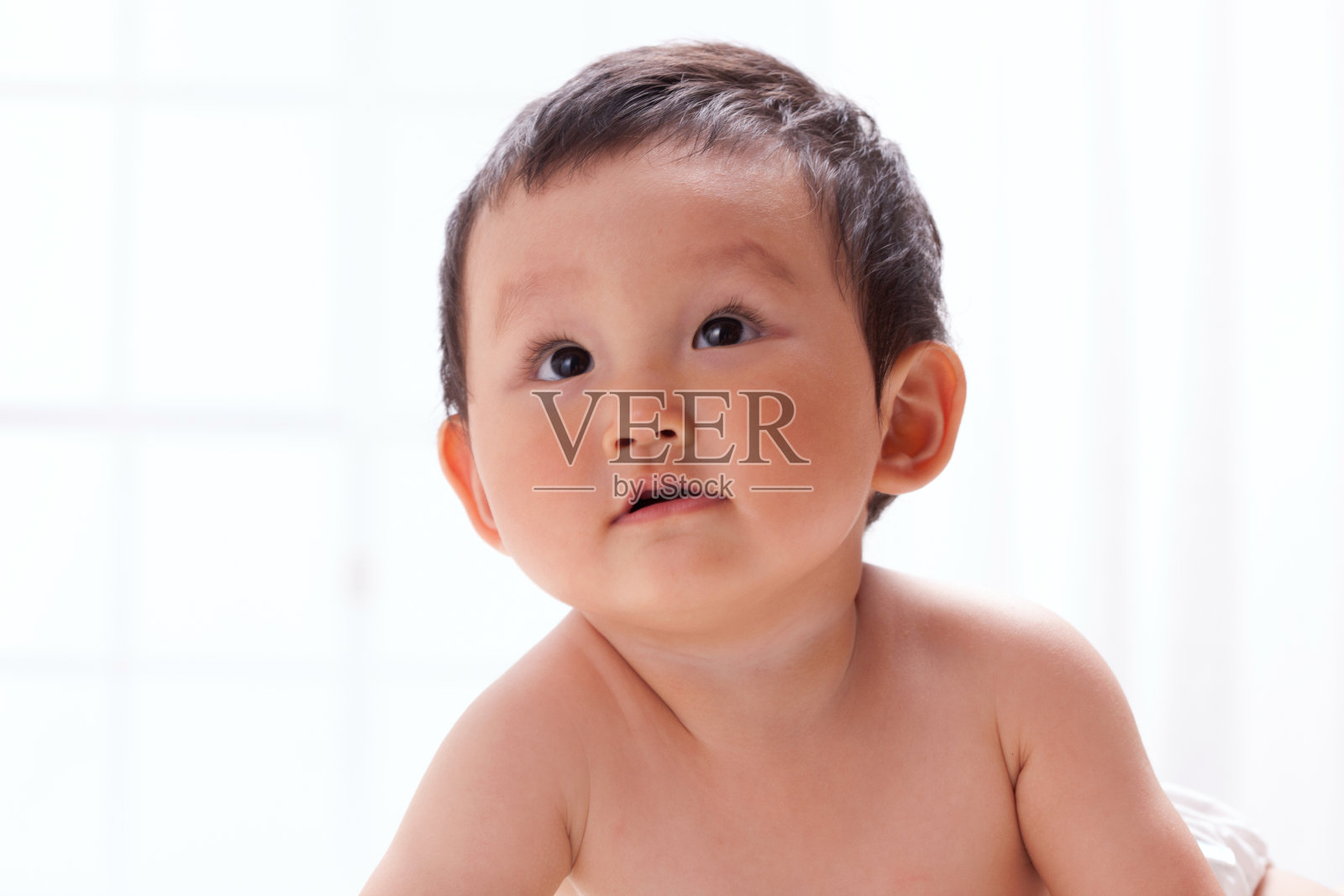 一个可爱的婴儿照片摄影图片