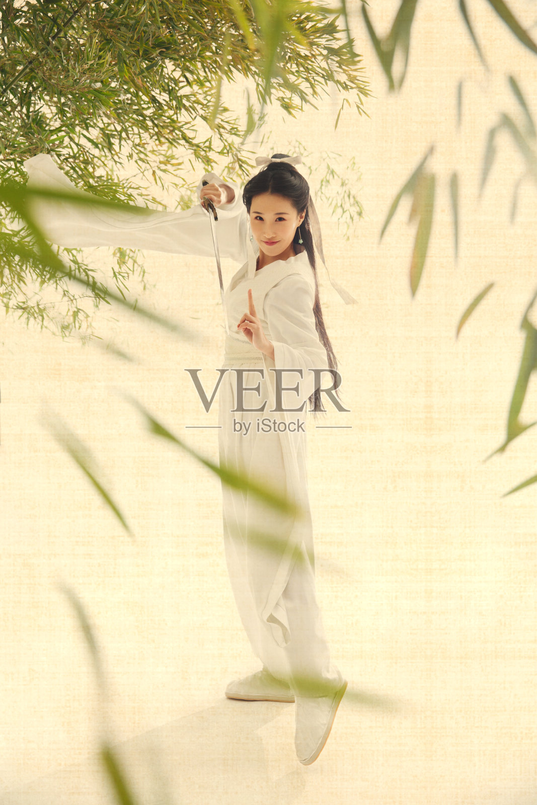 江湖侠女照片摄影图片