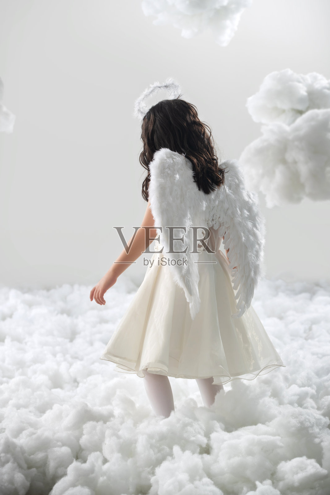 快乐的小天使玩耍照片摄影图片