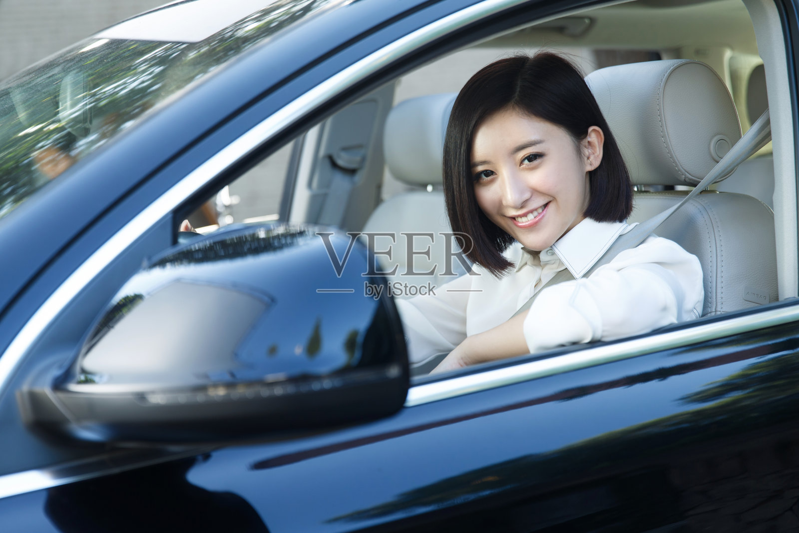 青年女人开车照片摄影图片